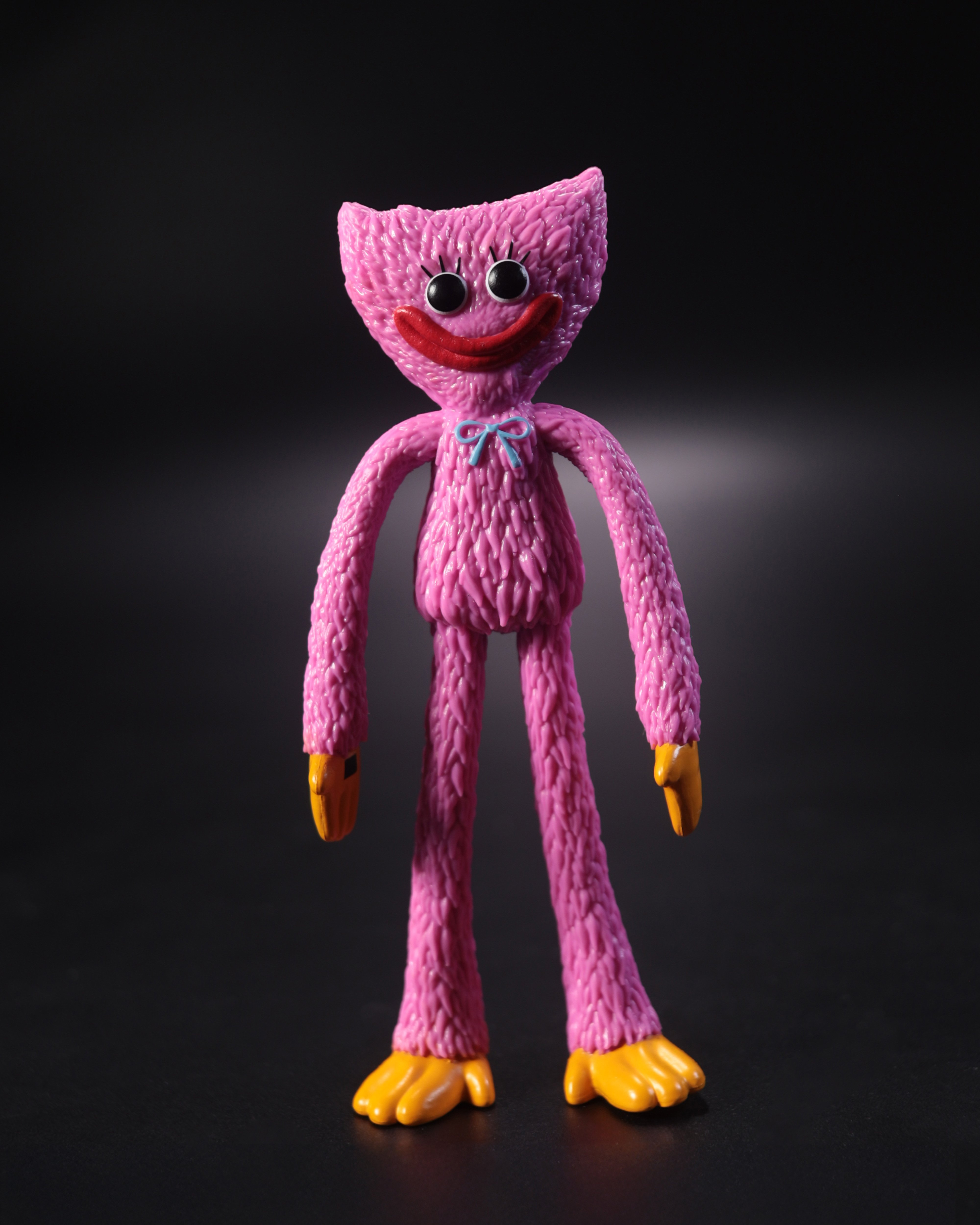 Poppy Playtime Kissy Missy 4.5-Inch Bendy Figure Gallery Image 3