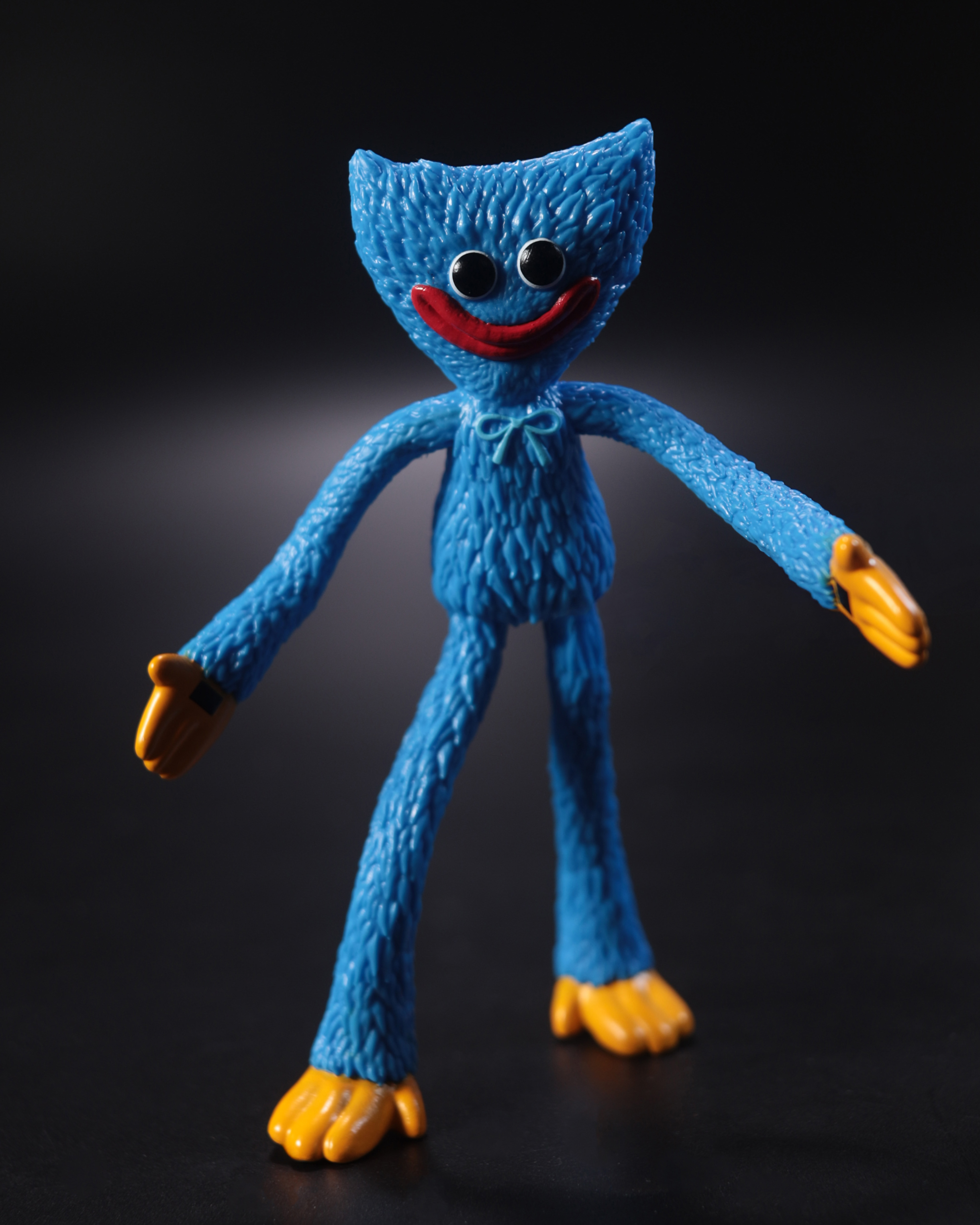 Poppy Playtime Huggy Wuggy 4.5-Inch Bendy Figure Gallery Image 4