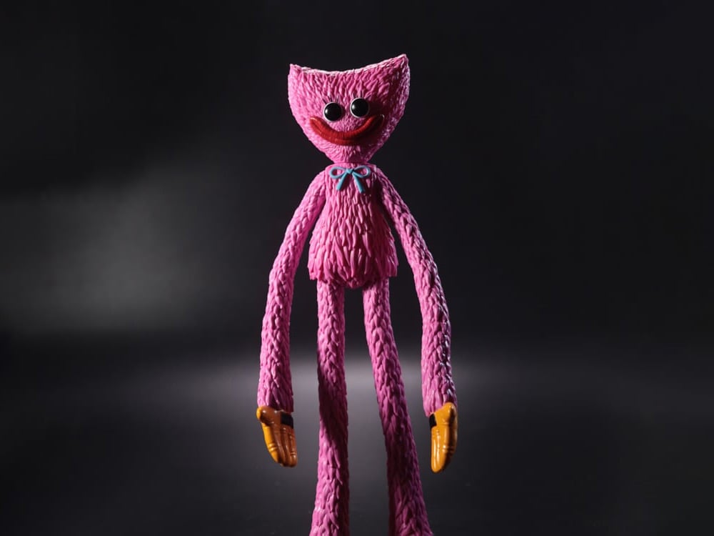 Poppy Playtime Kissy Missy 12-Inch Bendy Posable Figure Gallery Image 1