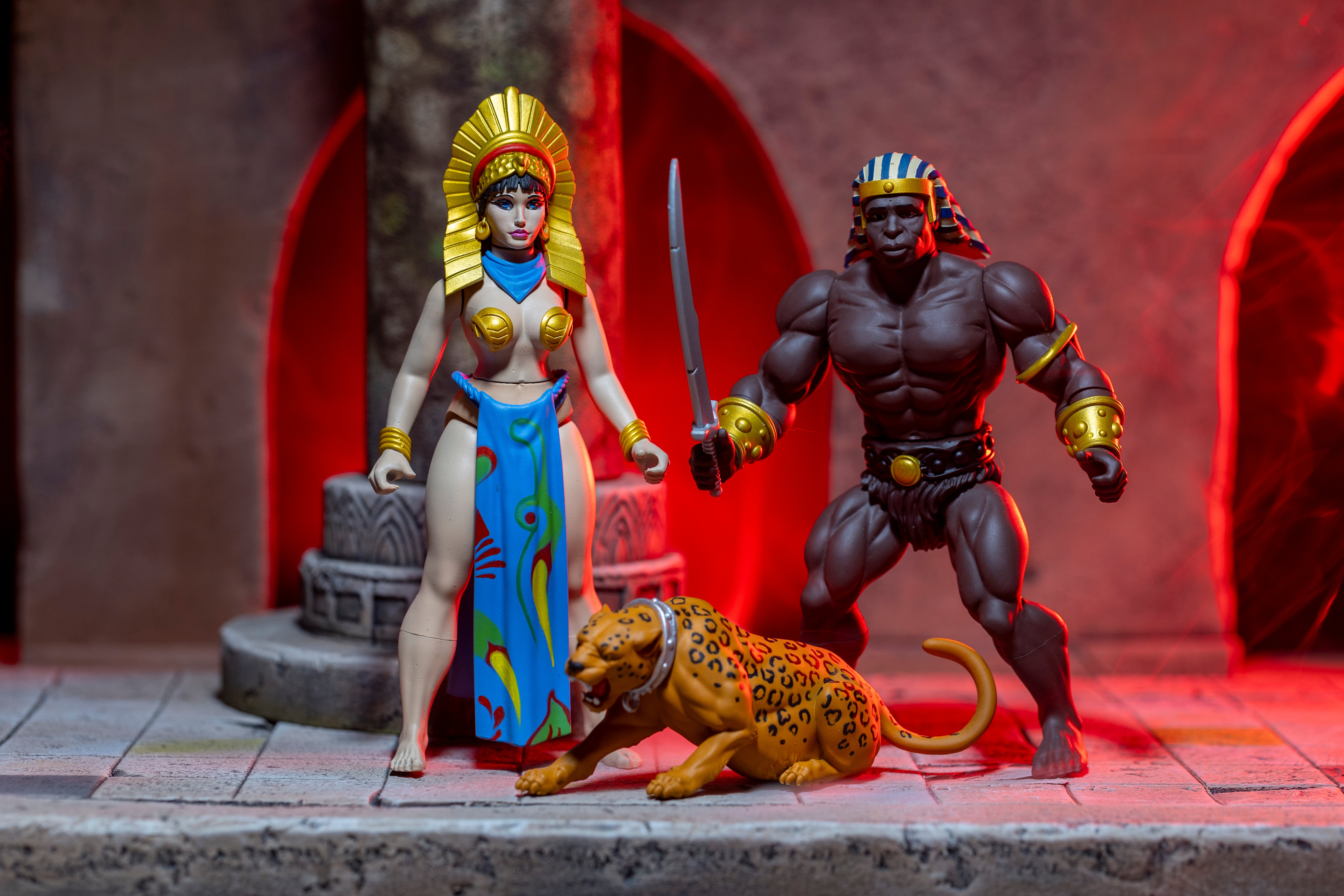 The Savage World of Frazetta Egyptian Queen & The Guard (Museum