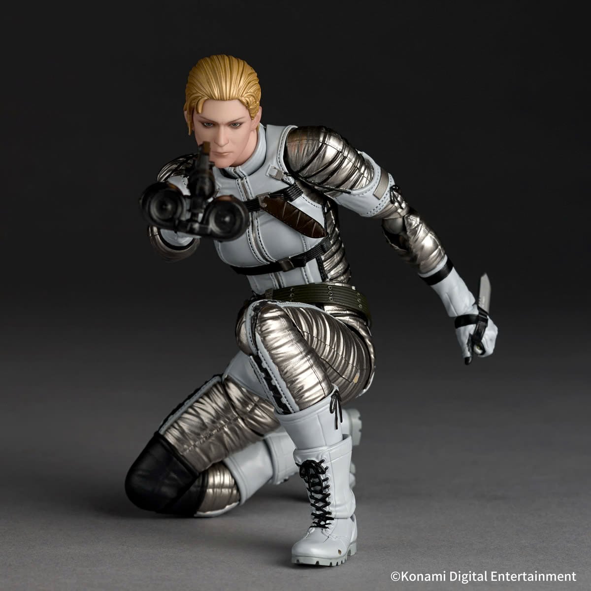 Metal Gear Solid Delta: Snake Eater Amazing Yamaguchi Revoltech NR117 The Boss Action Figure Gallery Image 8
