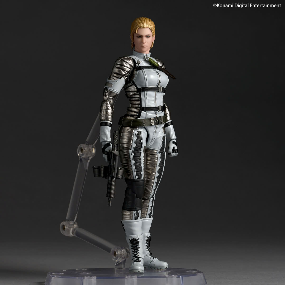 Metal Gear Solid Delta: Snake Eater Amazing Yamaguchi Revoltech NR117 The Boss Action Figure Gallery Image 3