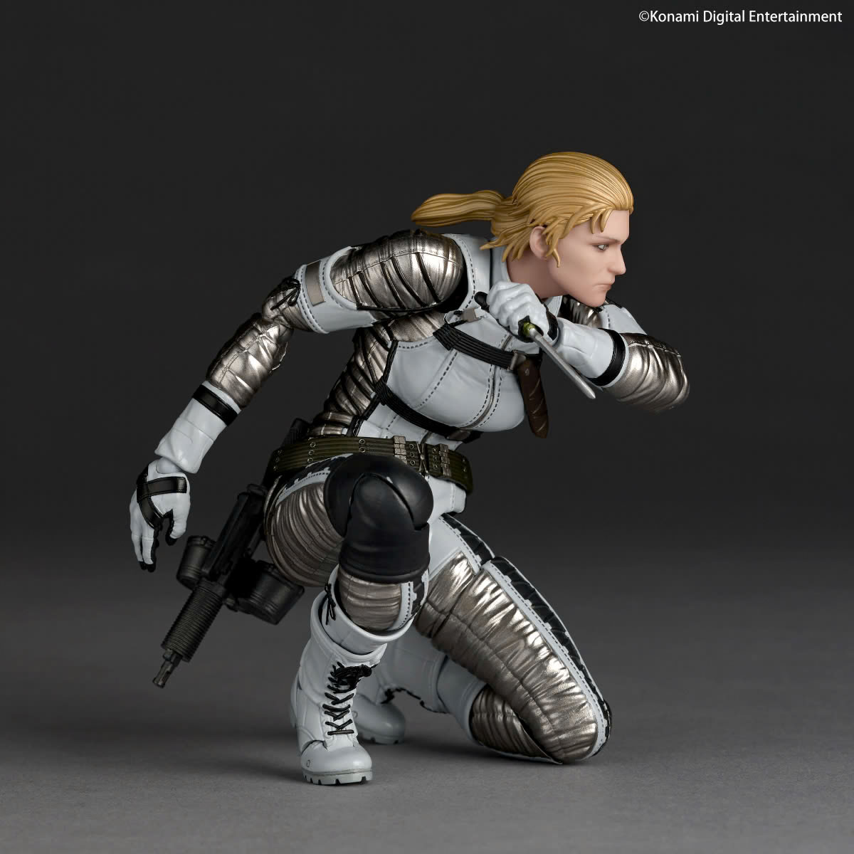 Metal Gear Solid Delta: Snake Eater Amazing Yamaguchi Revoltech NR117 The Boss Action Figure Gallery Image 7