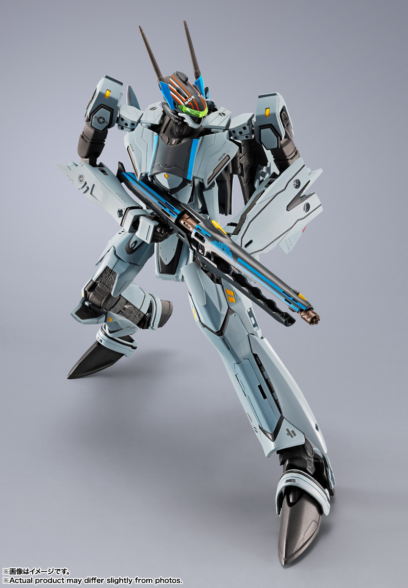 Macross Frontier DX Chogokin VF-25 Messiah Valkyrie (Top Gun: Maverick Ver.) Action Figure Gallery Image 9