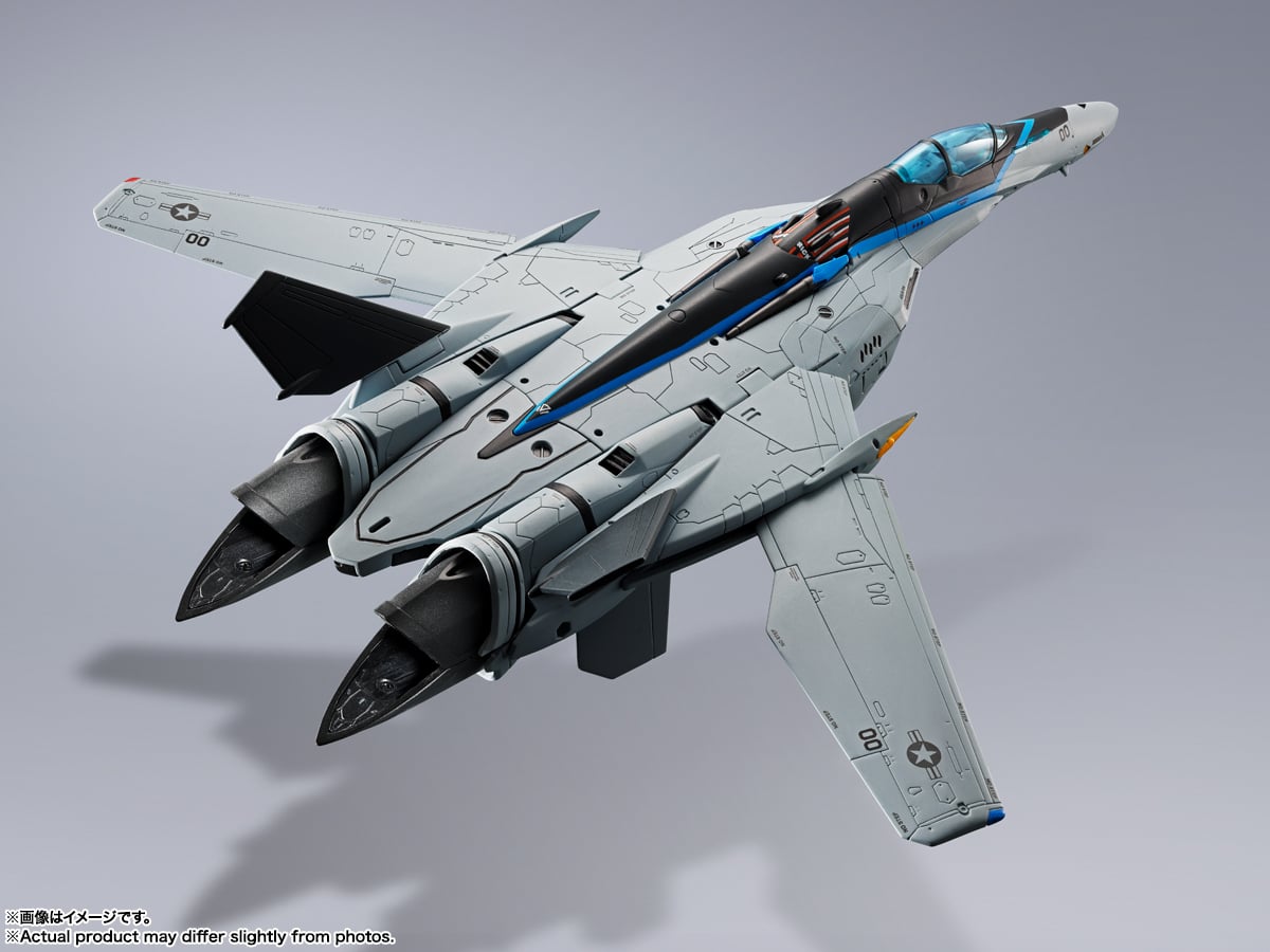 Macross Frontier DX Chogokin VF-25 Messiah Valkyrie (Top Gun: Maverick Ver.) Action Figure Gallery Image 4