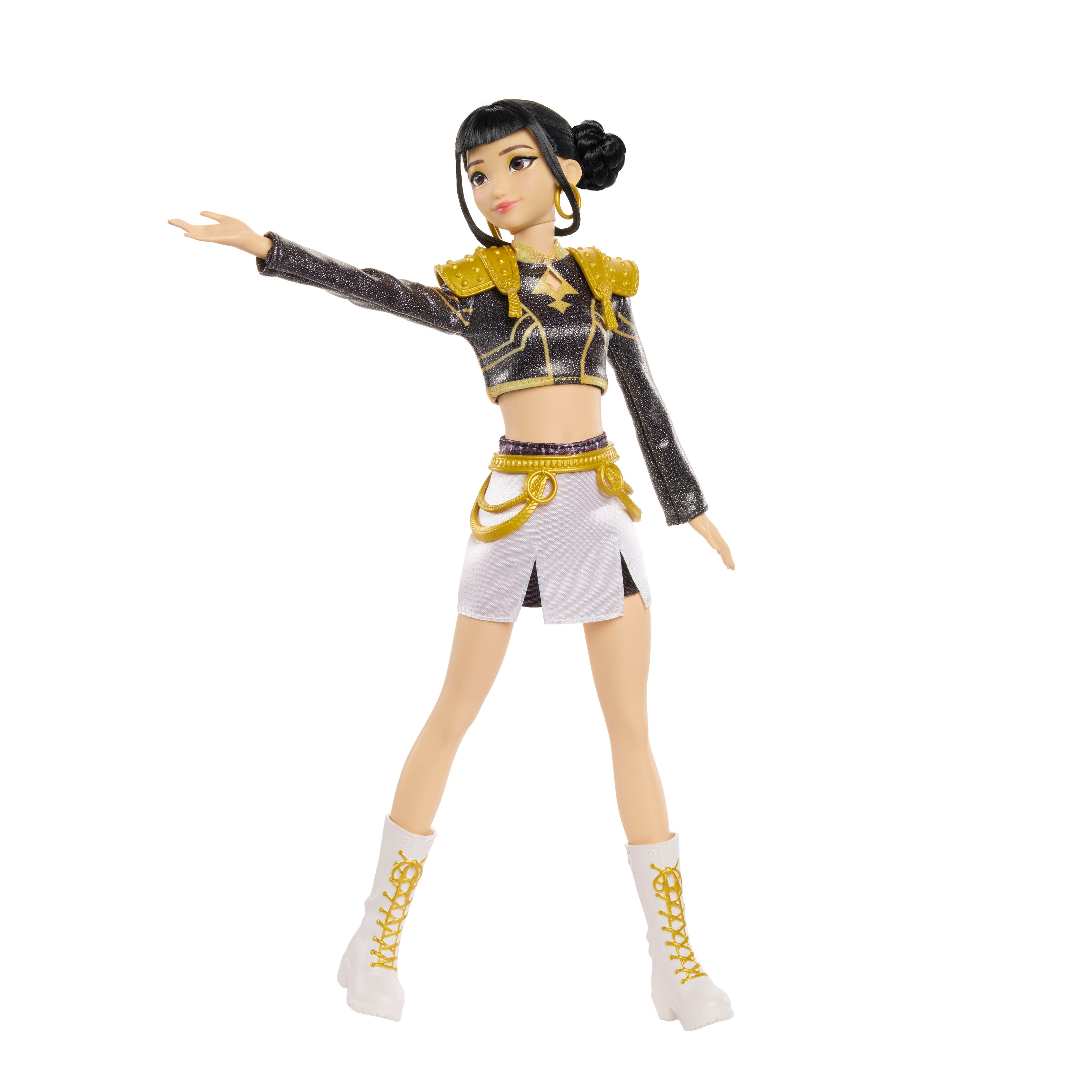 KPop Demon Hunters HUNTR/X Zoey "Golden" Singing Fashion Doll Gallery Image 3