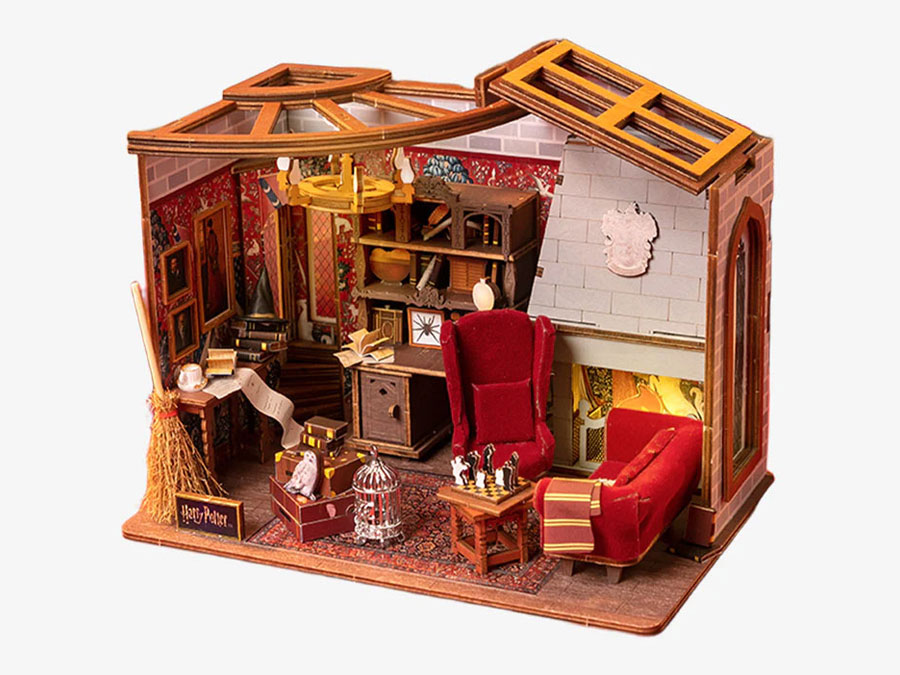 Harry Potter Gryffindor Common Room Craft Kit Set Gallery Image 1