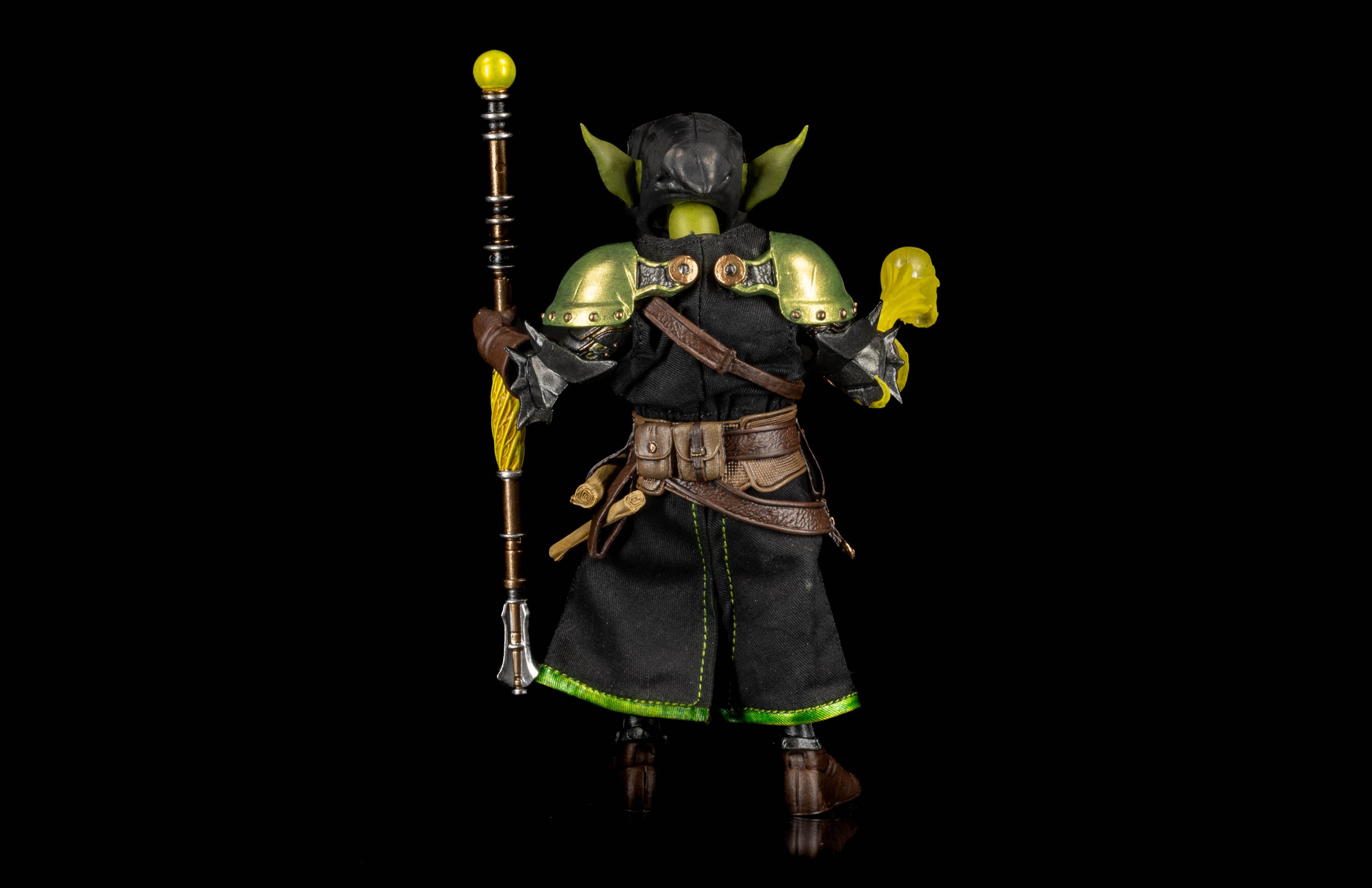 Mythic Legions: The Roleplaying Game Malignant Paladin/Cleric Deluxe Action Figure Gallery Image 5