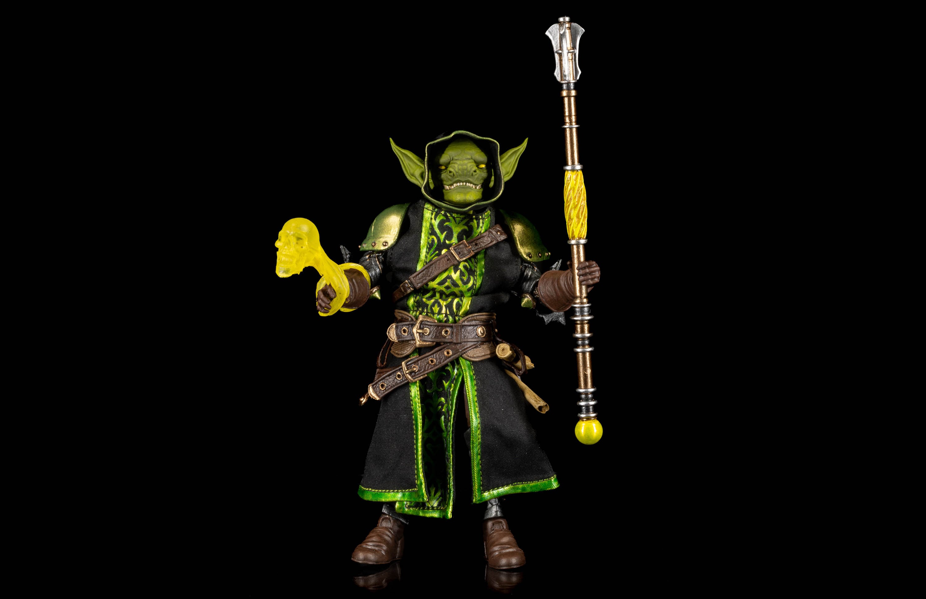 Mythic Legions: The Roleplaying Game Malignant Paladin/Cleric Deluxe Action Figure Gallery Image 4