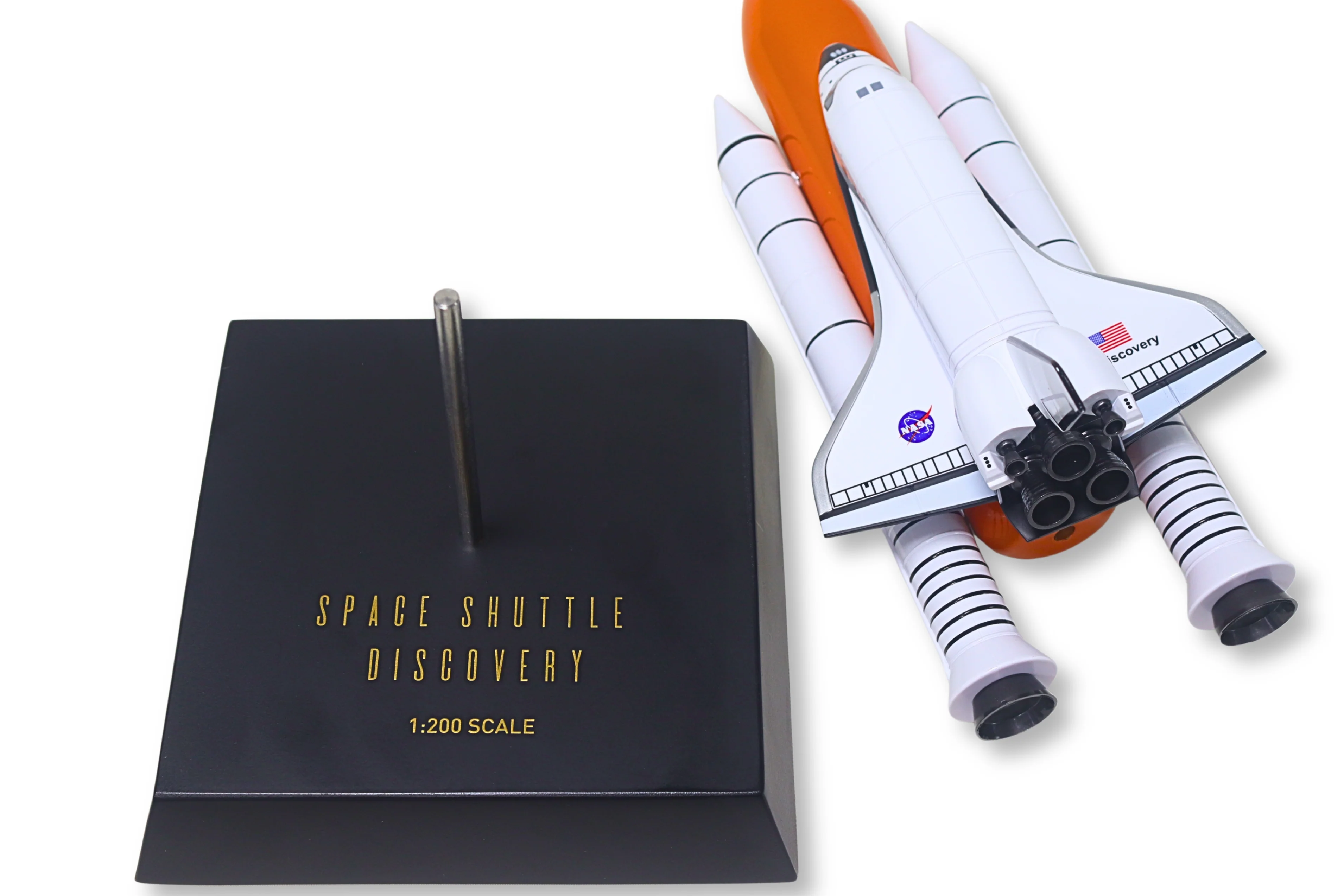 Executive Series Space Shuttle Discovery Full Stack 1/200 Scale