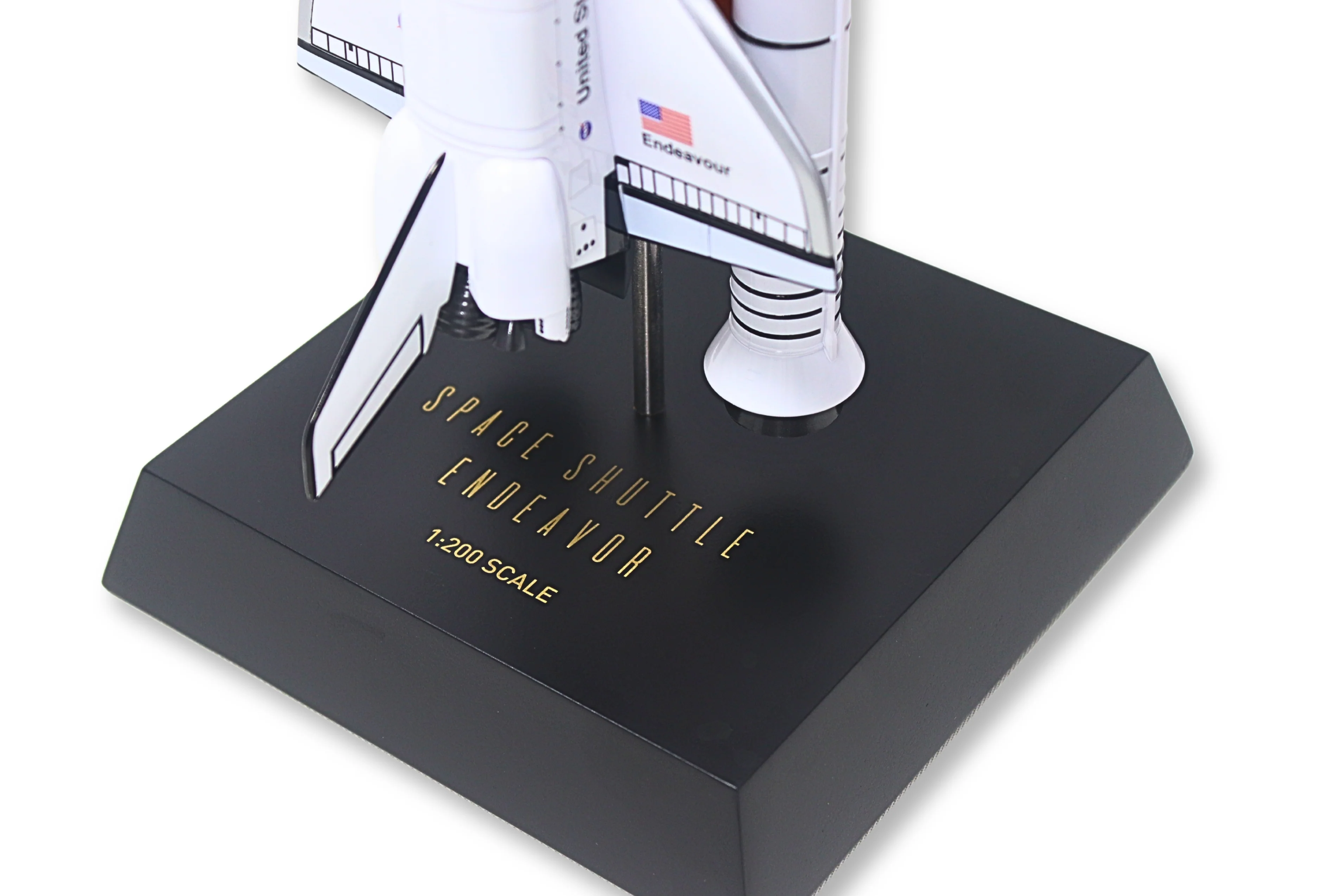 Executive Series Space Shuttle Endeavour Full Stack 1/200 Scale 