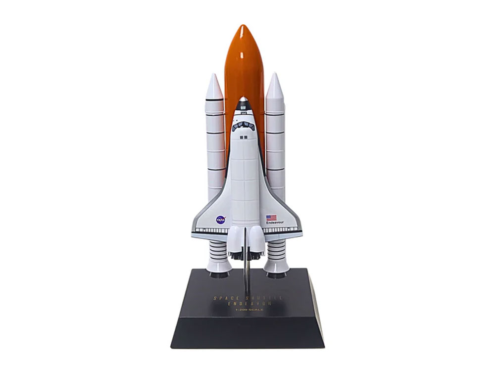 Executive Series Space Shuttle Endeavour Full Stack 1/200 Scale