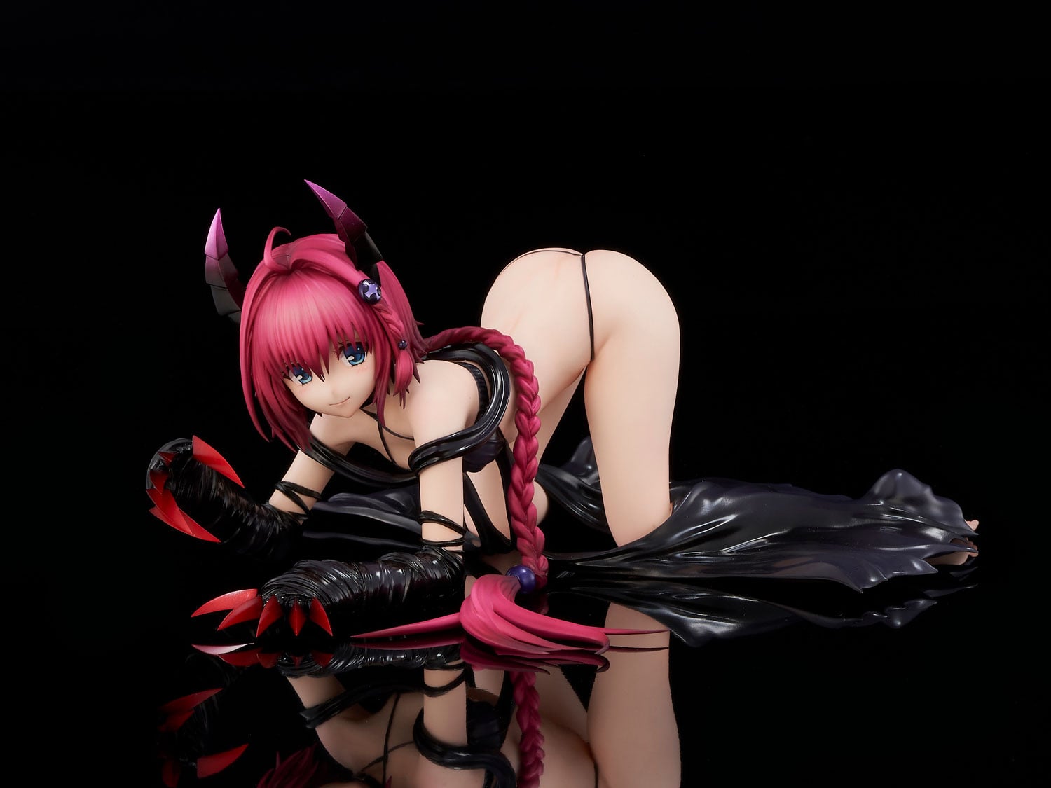 To Love-Ru Darkness Mea Kurosaki (Renewal Package Darkness Ver.) 1/6 Scale Figure Gallery Image 17