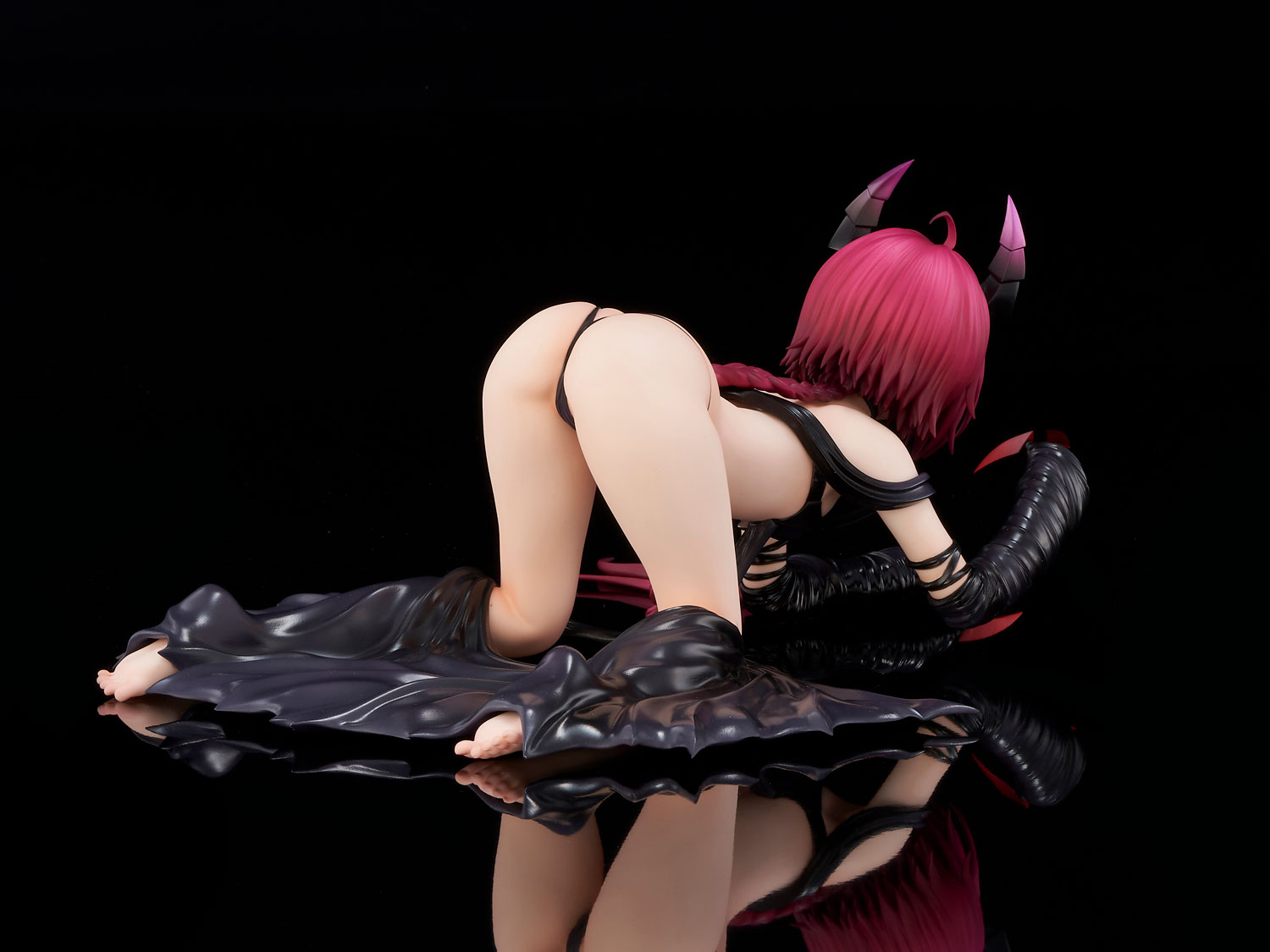 To Love-Ru Darkness Mea Kurosaki (Renewal Package Darkness Ver.) 1/6 Scale Figure Gallery Image 9