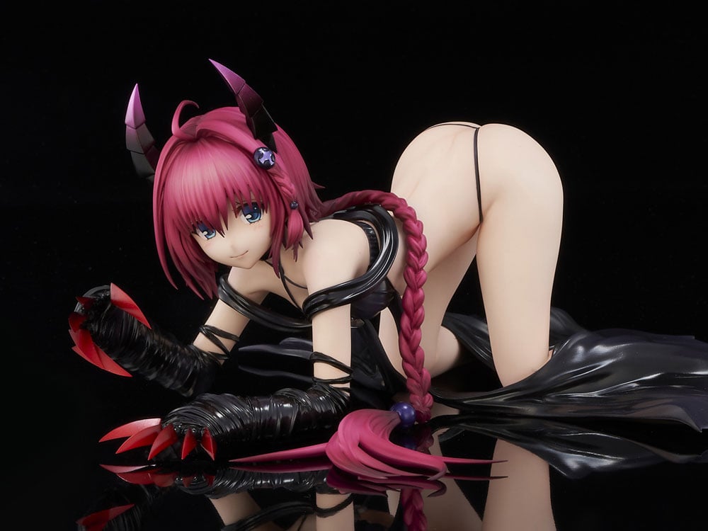 To Love-Ru Darkness Mea Kurosaki (Renewal Package Darkness Ver.) 1/6 Scale Figure Gallery Image 1