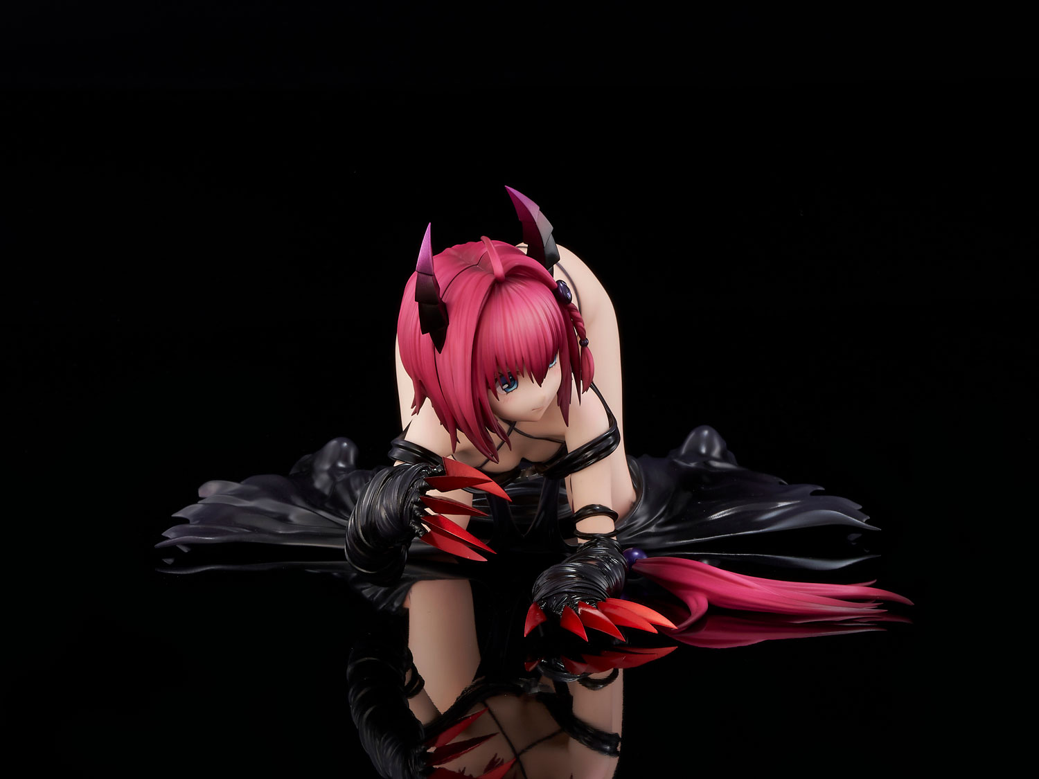 To Love-Ru Darkness Mea Kurosaki (Renewal Package Darkness Ver.) 1/6 Scale Figure Gallery Image 15