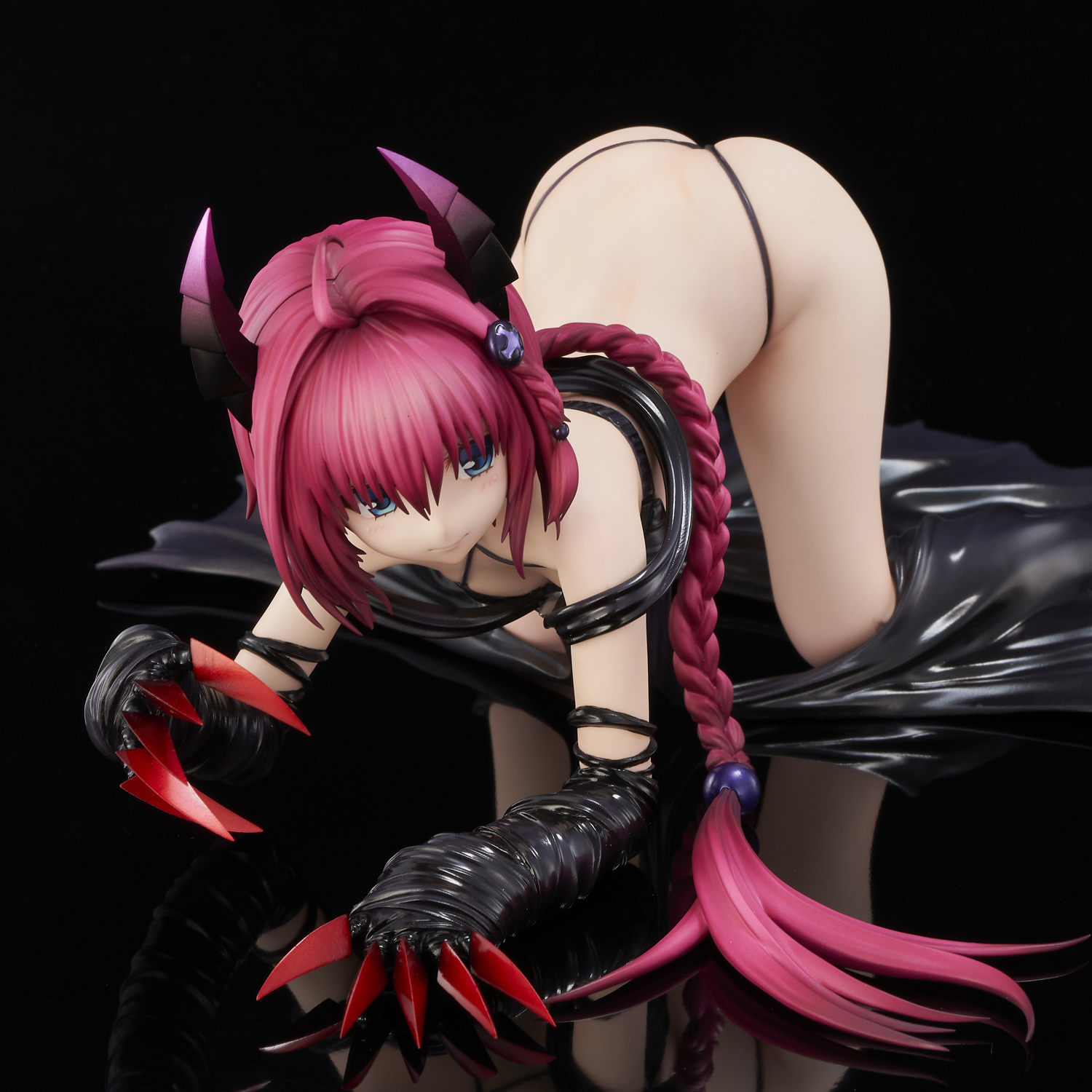 To Love-Ru Darkness Mea Kurosaki (Renewal Package Darkness Ver.) 1/6 Scale Figure Gallery Image 22