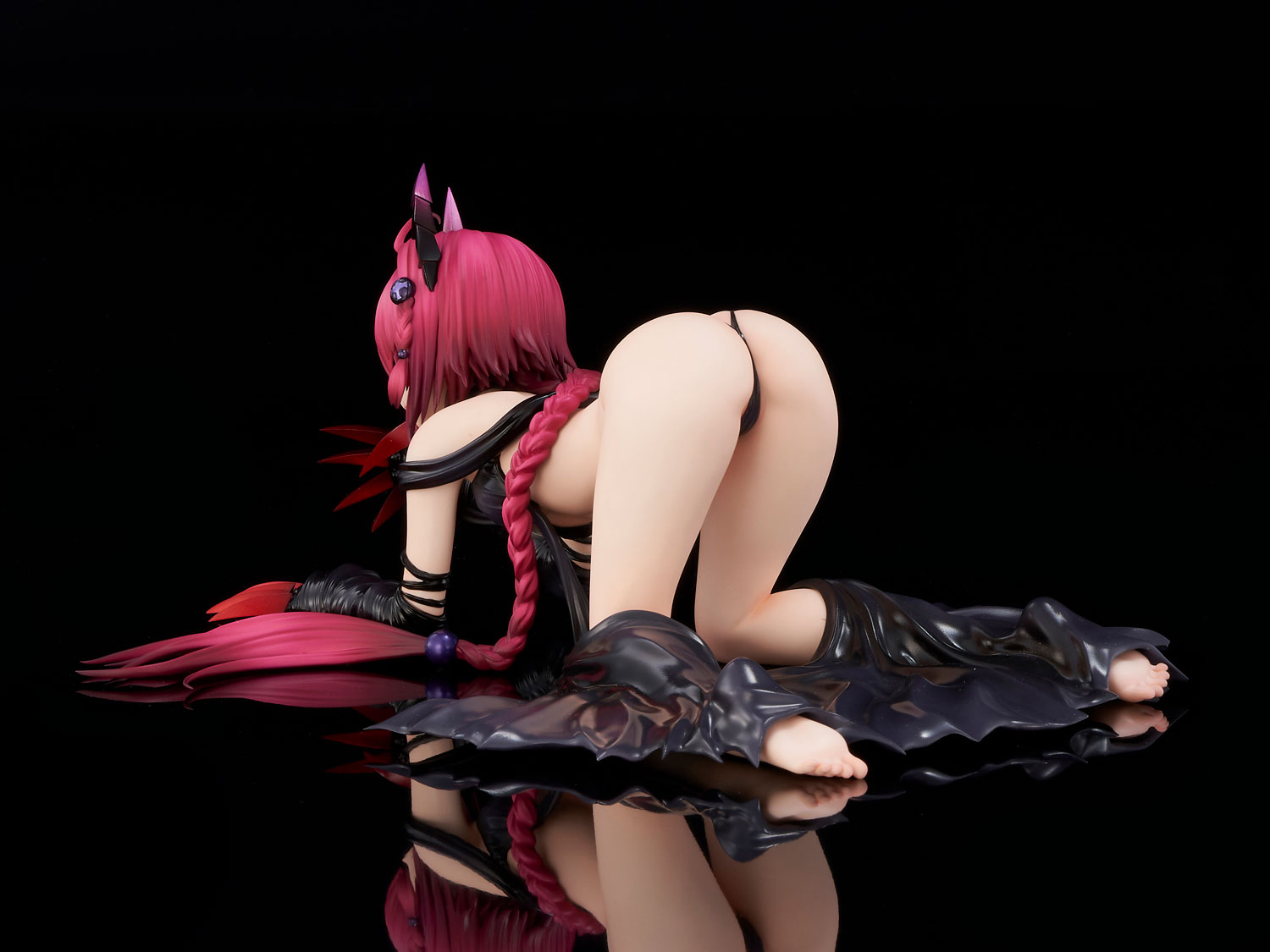 To Love-Ru Darkness Mea Kurosaki (Renewal Package Darkness Ver.) 1/6 Scale Figure Gallery Image 5