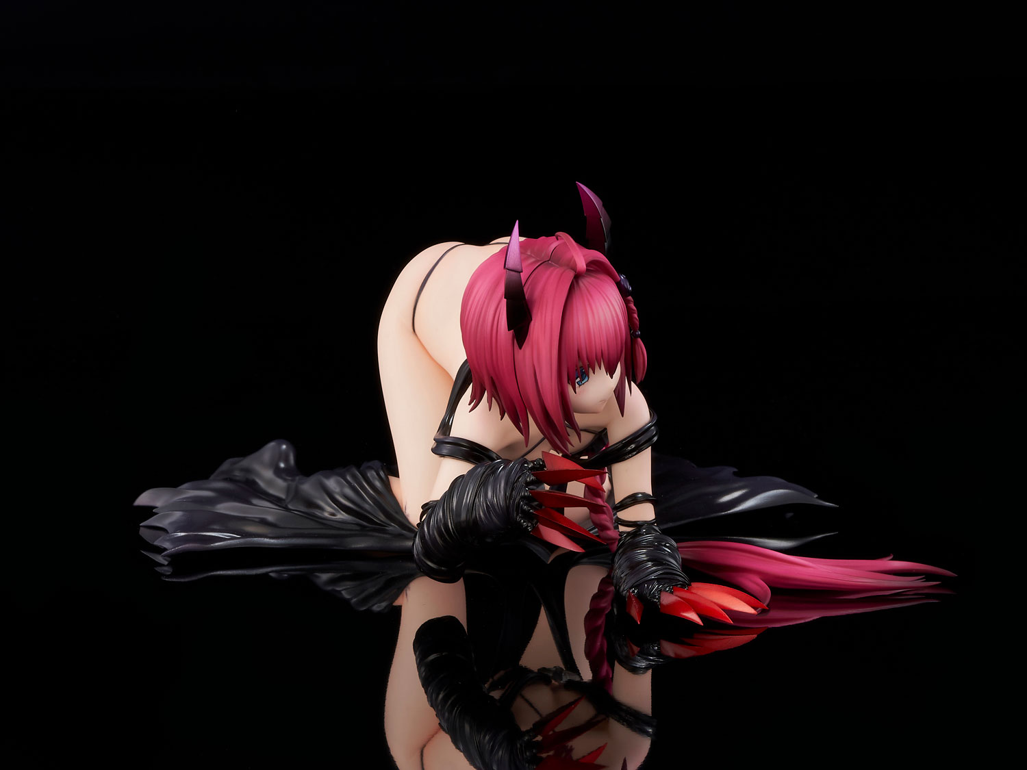 To Love-Ru Darkness Mea Kurosaki (Renewal Package Darkness Ver.) 1/6 Scale Figure Gallery Image 14
