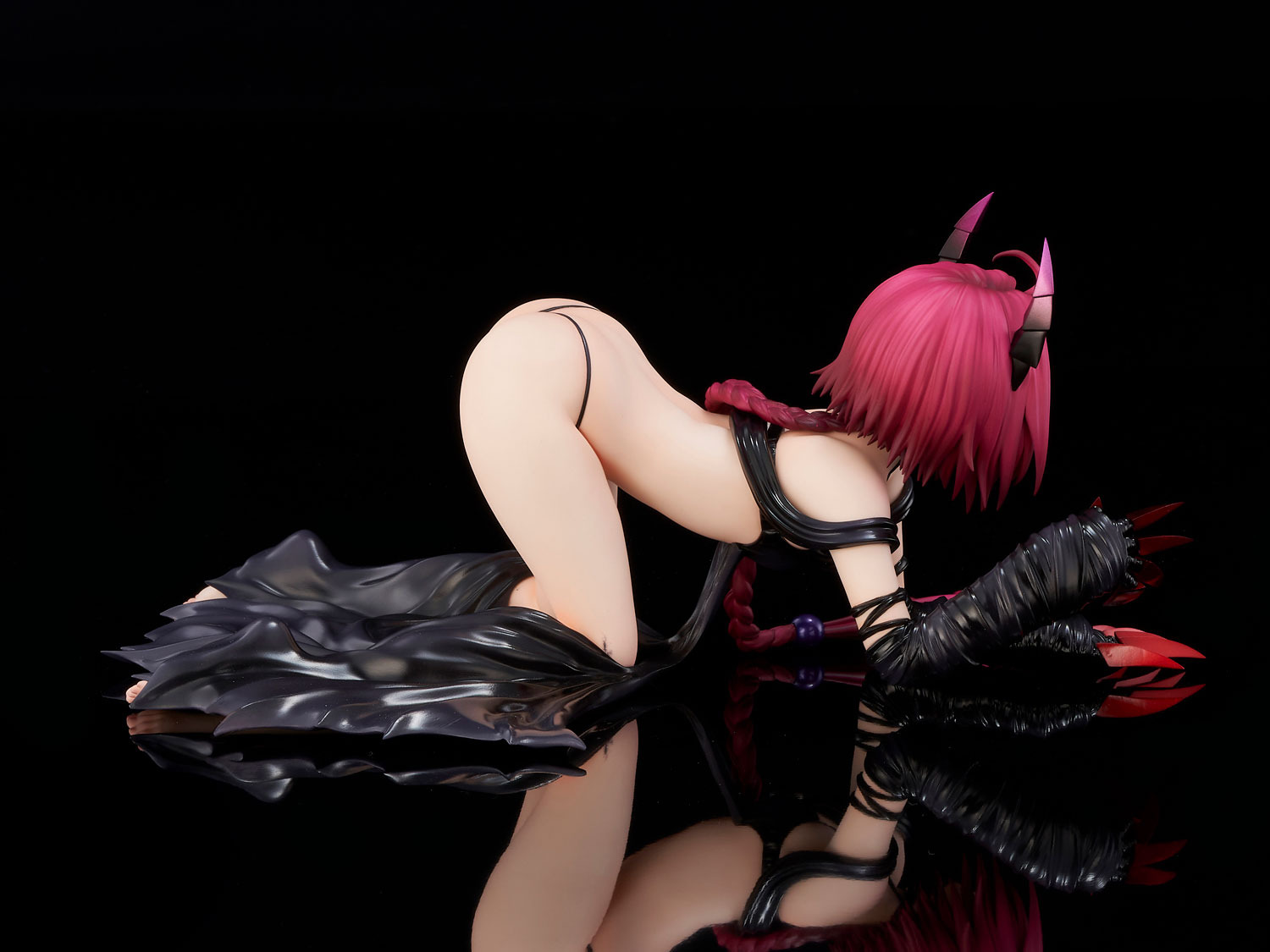 To Love-Ru Darkness Mea Kurosaki (Renewal Package Darkness Ver.) 1/6 Scale Figure Gallery Image 11
