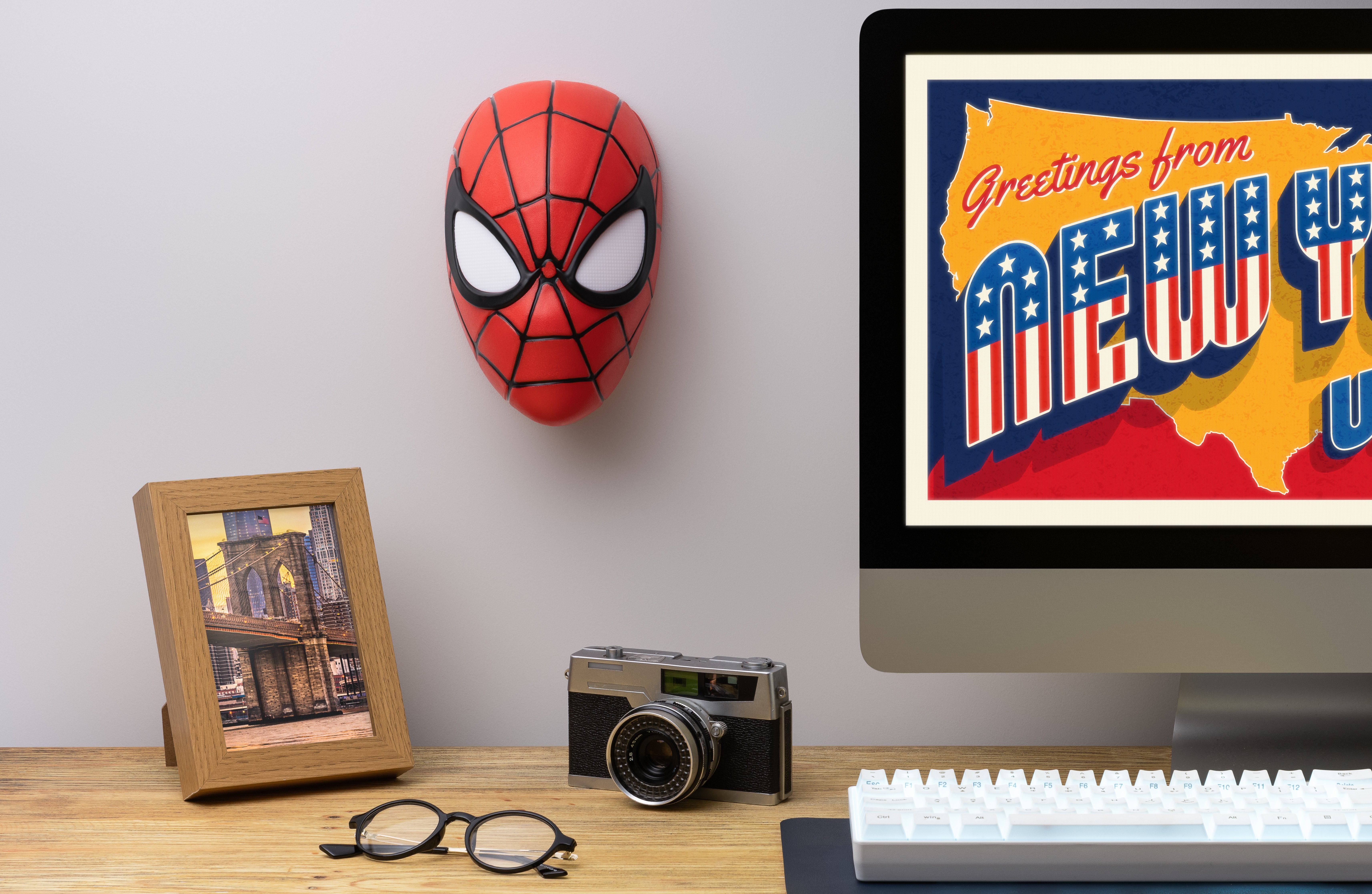 Marvel Spider-Man Mask Light Gallery Image 3