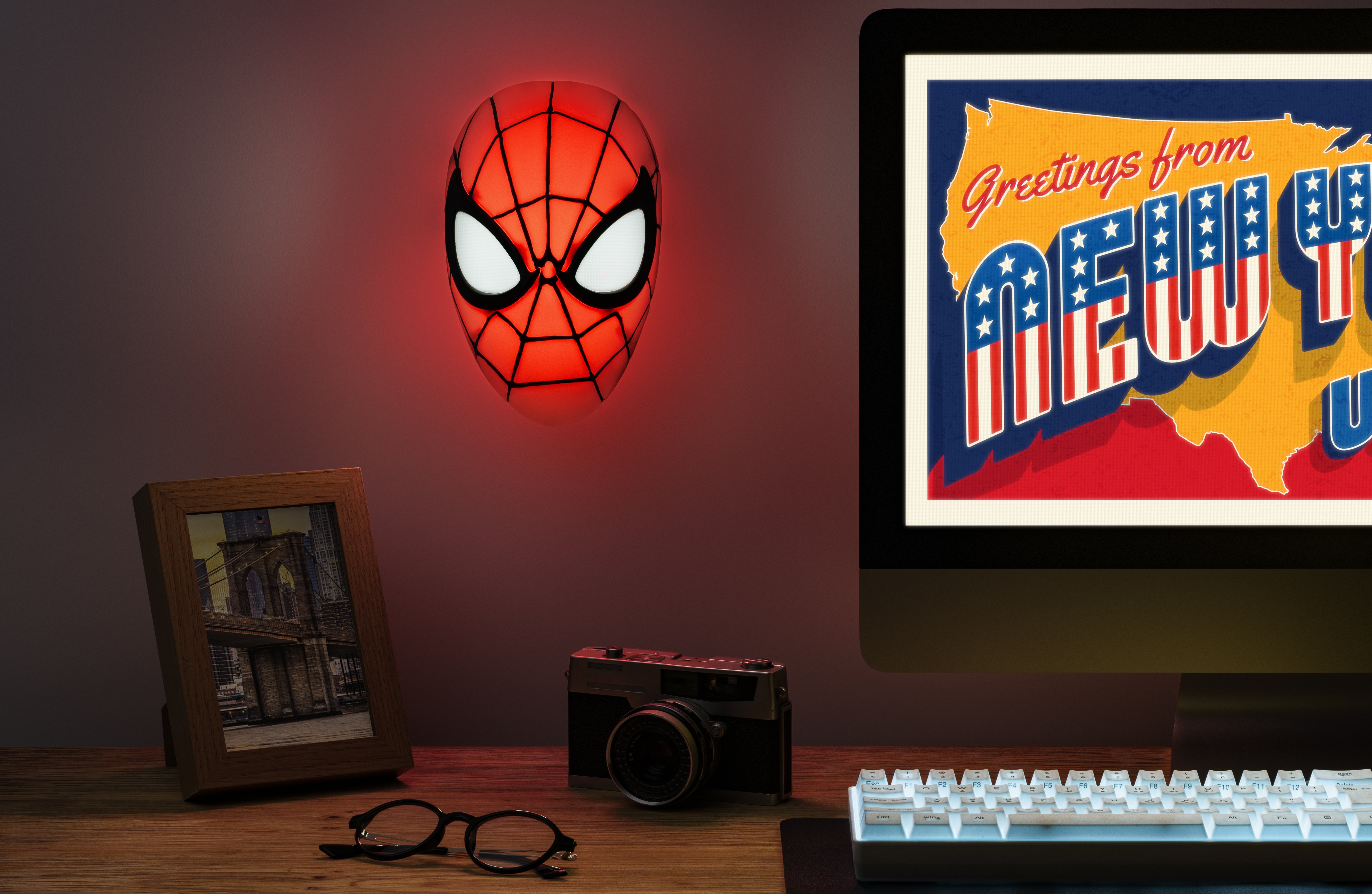 Marvel Spider-Man Mask Light Gallery Image 5
