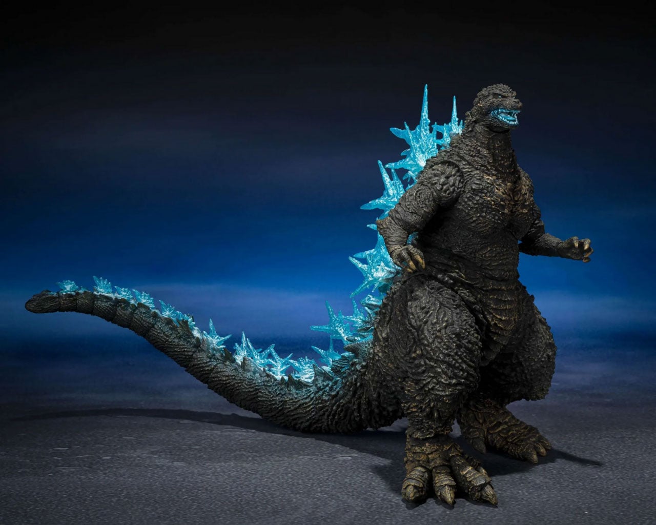 Godzilla Minus One S.H.MonsterArts Godzilla (Exclusive Edition) Action Figure Gallery Image 5