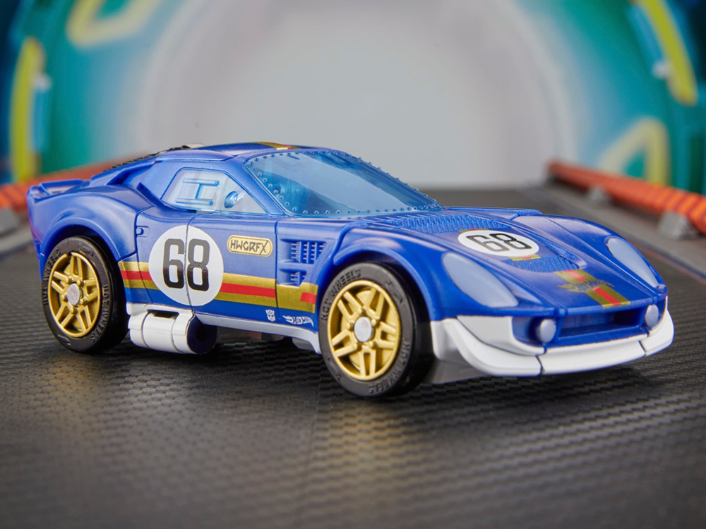 Transformers Collaborative Hot Wheels x Transformers Deluxe Class El Segundo Coupe Gallery Image 1