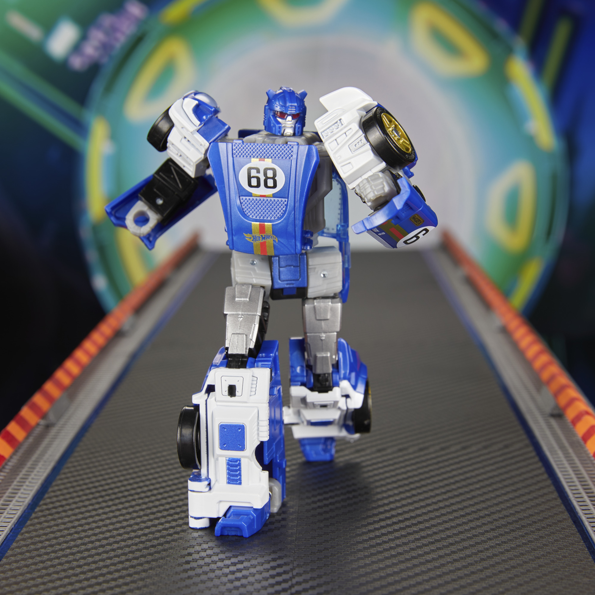 Transformers Collaborative Hot Wheels x Transformers Deluxe Class El Segundo Coupe Gallery Image 8