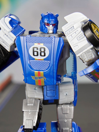 Transformers Collaborative Hot Wheels x Transformers Deluxe Class El Segundo Coupe Gallery Image 2
