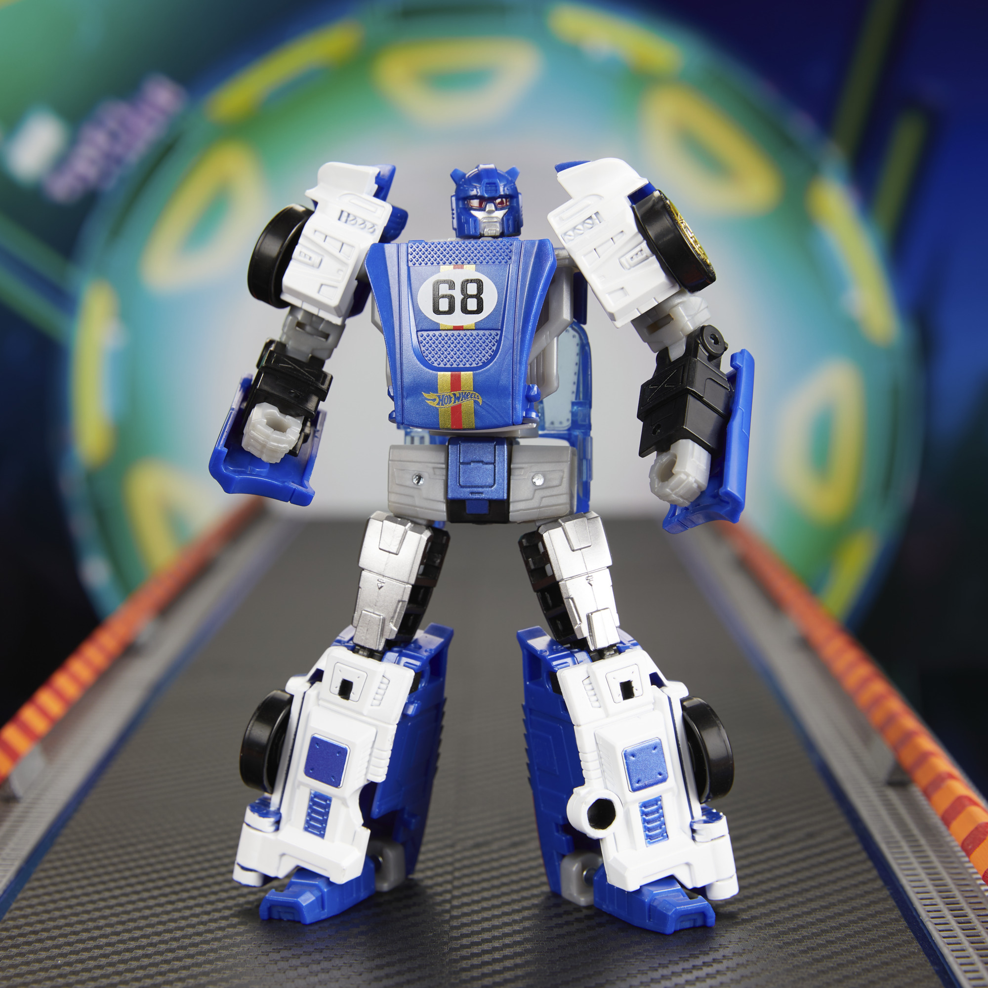 Transformers Collaborative Hot Wheels x Transformers Deluxe Class El Segundo Coupe Gallery Image 7