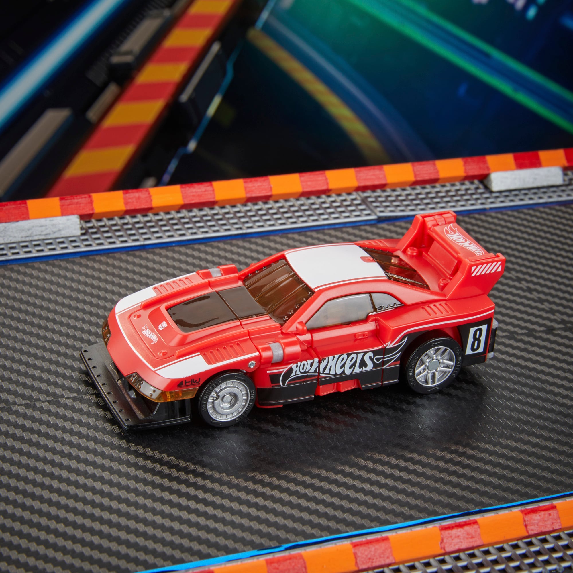 Transformers Collaborative Hot Wheels x Transformers Deluxe Class GT-Scorcher Gallery Image 5