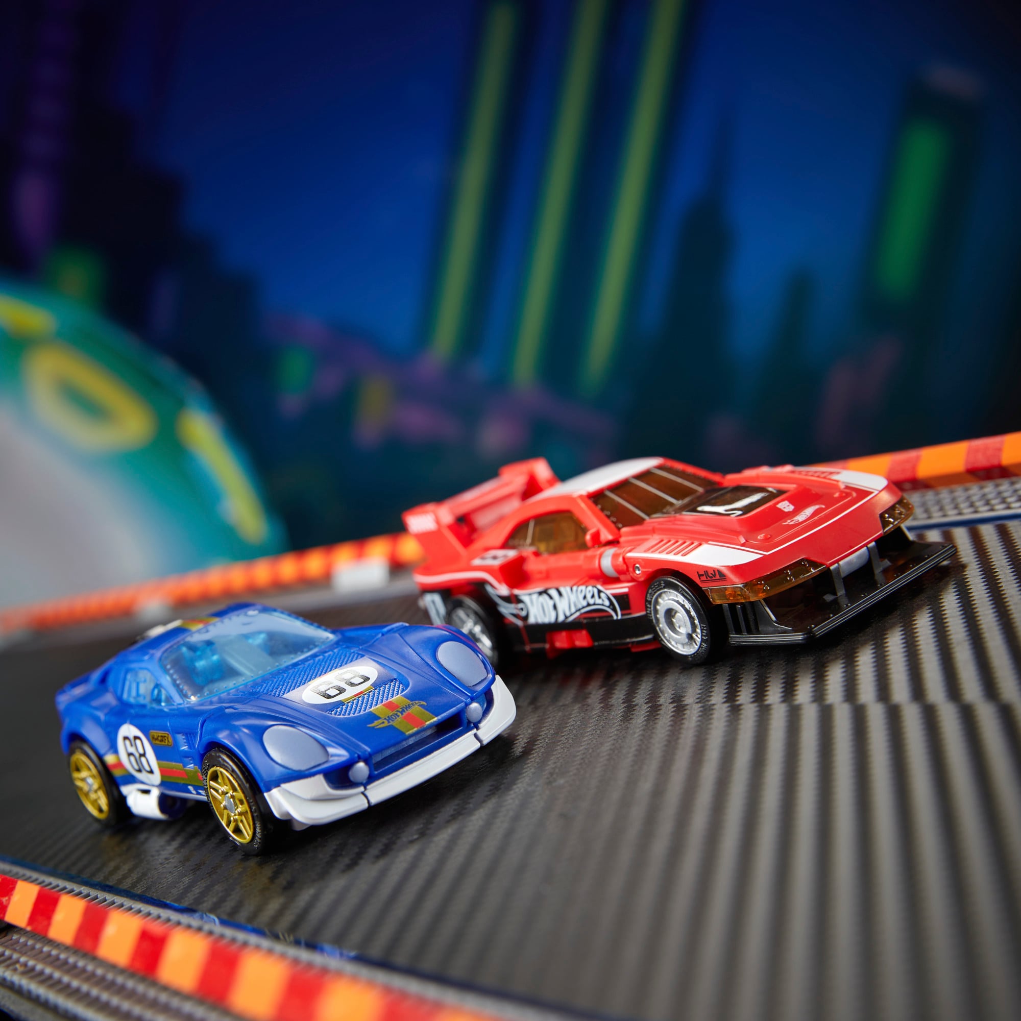 Transformers Collaborative Hot Wheels x Transformers Deluxe Class