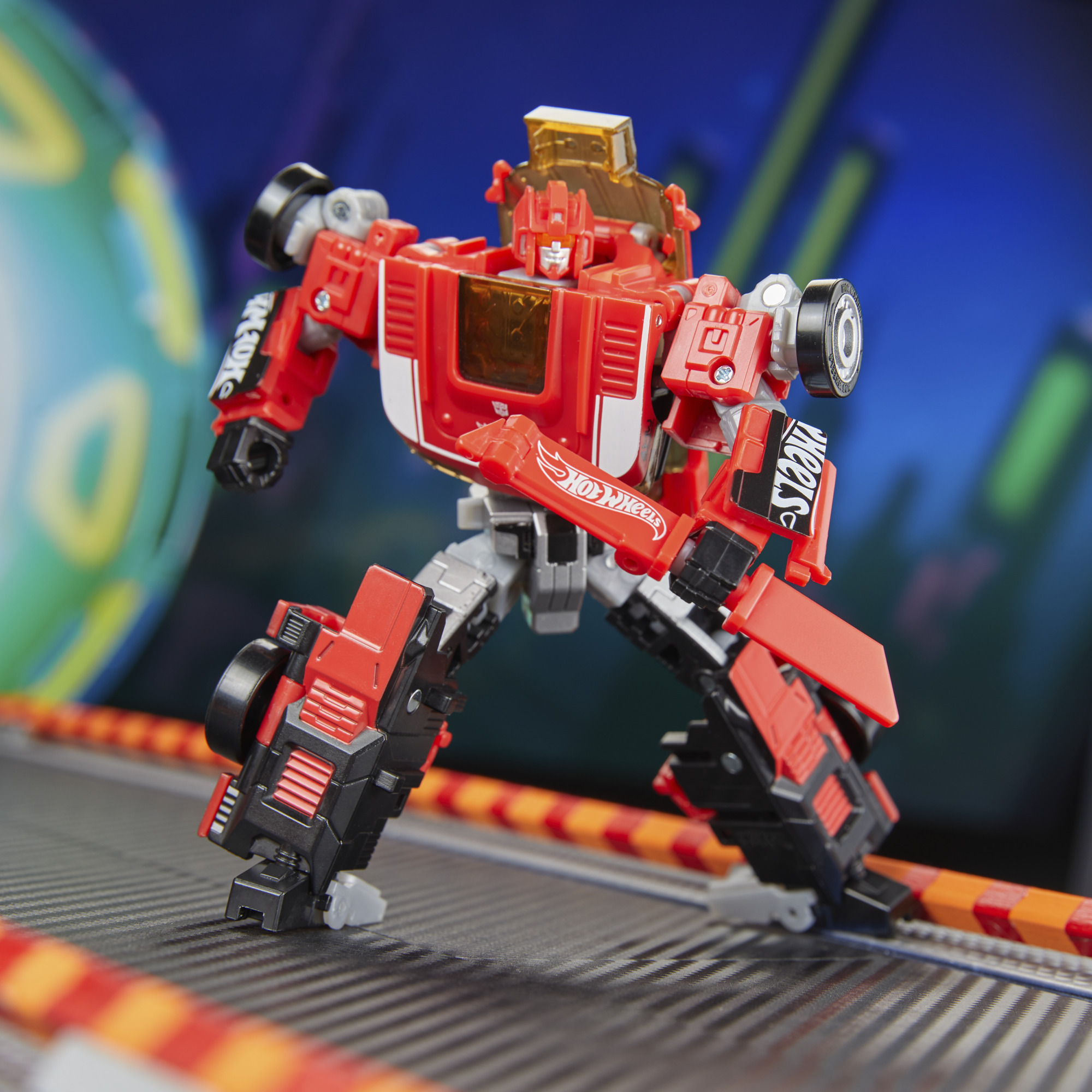 Transformers Collaborative Hot Wheels x Transformers Deluxe Class GT-Scorcher Gallery Image 9