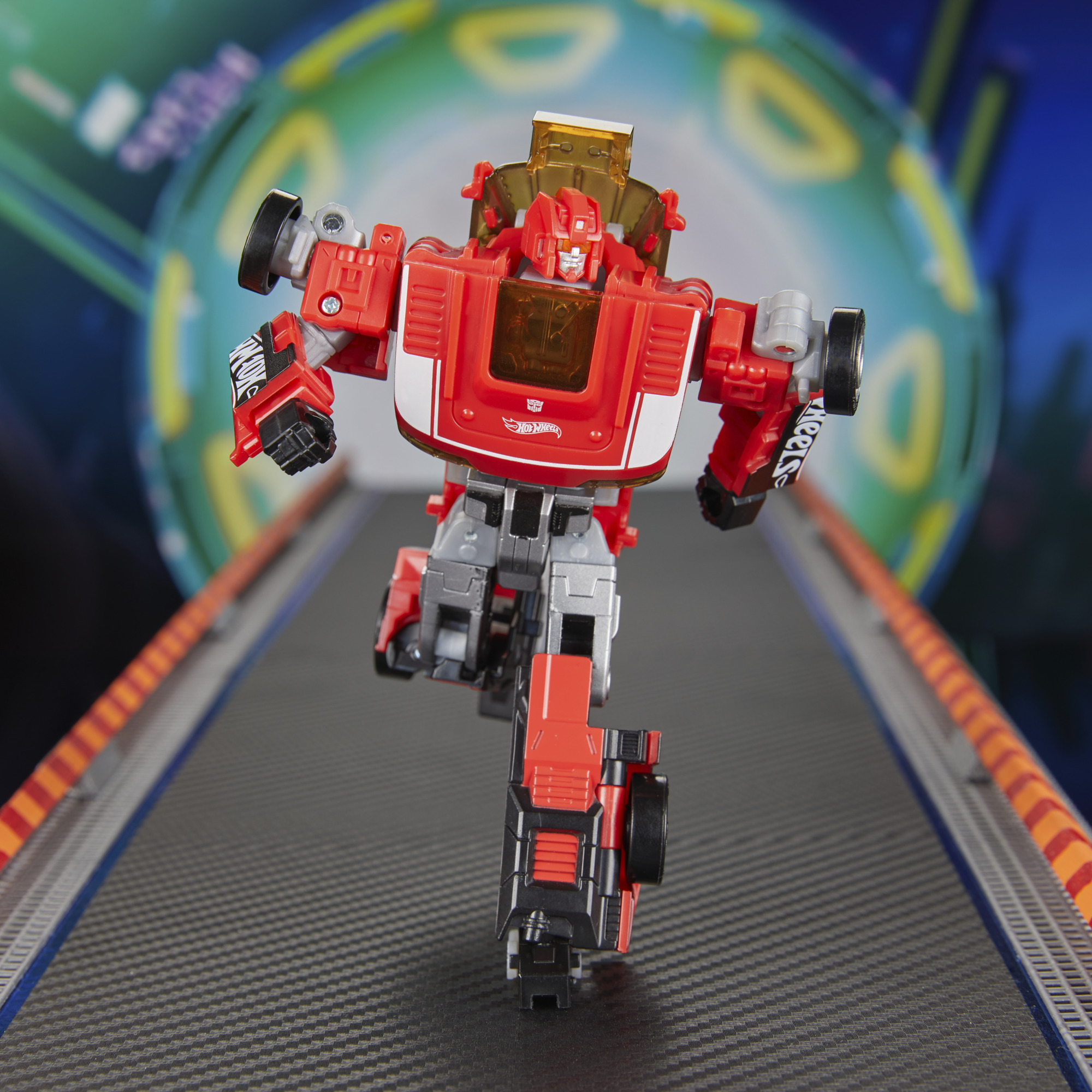 Transformers Collaborative Hot Wheels x Transformers Deluxe Class GT-Scorcher Gallery Image 8