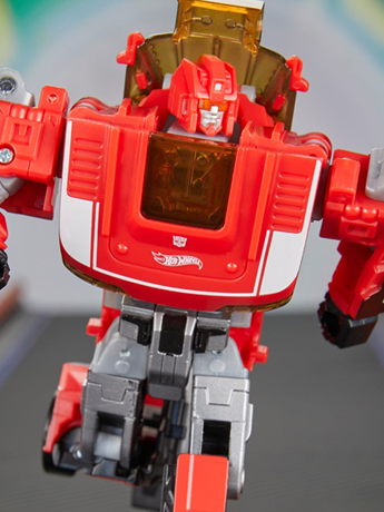 Transformers Collaborative Hot Wheels x Transformers Deluxe Class GT-Scorcher Gallery Image 2