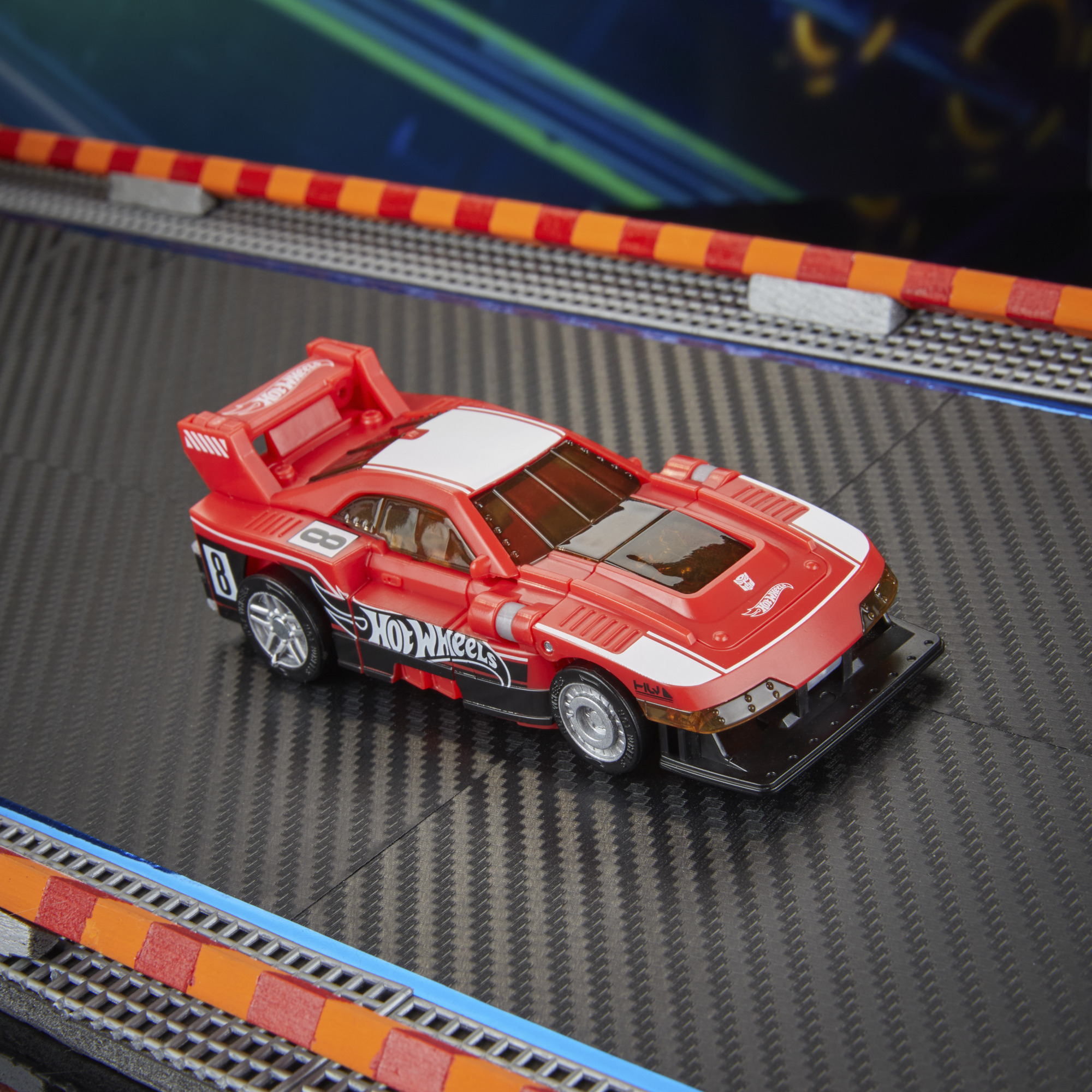 Transformers Collaborative Hot Wheels x Transformers Deluxe Class GT-Scorcher Gallery Image 6