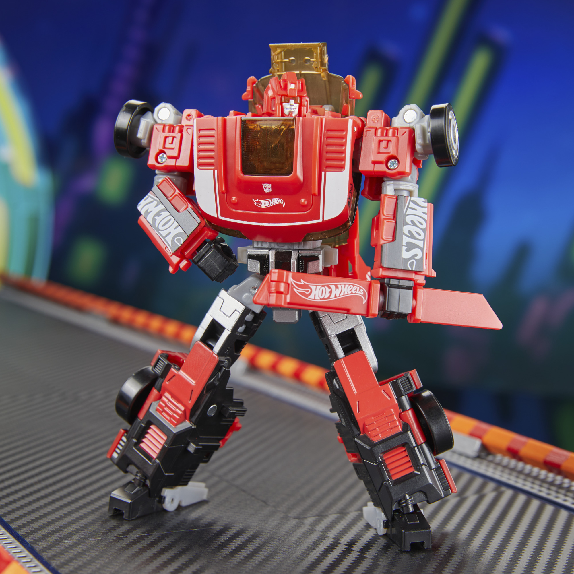 Transformers Collaborative Hot Wheels x Transformers Deluxe Class GT-Scorcher Gallery Image 10