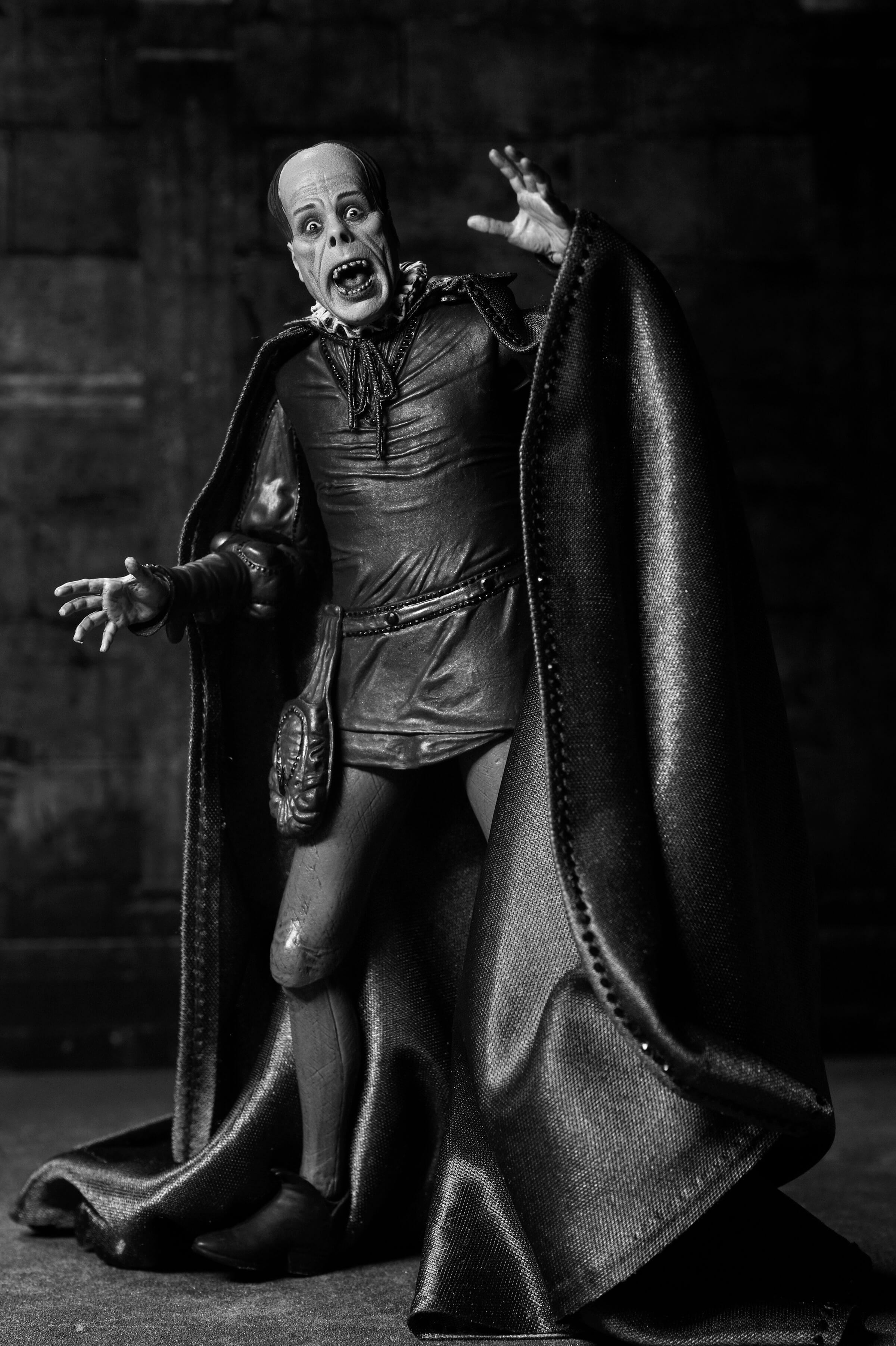 The Phantom of the Opera Ultimate "Masque of the Red Death" (Black & White) Action Figure Gallery Image 12