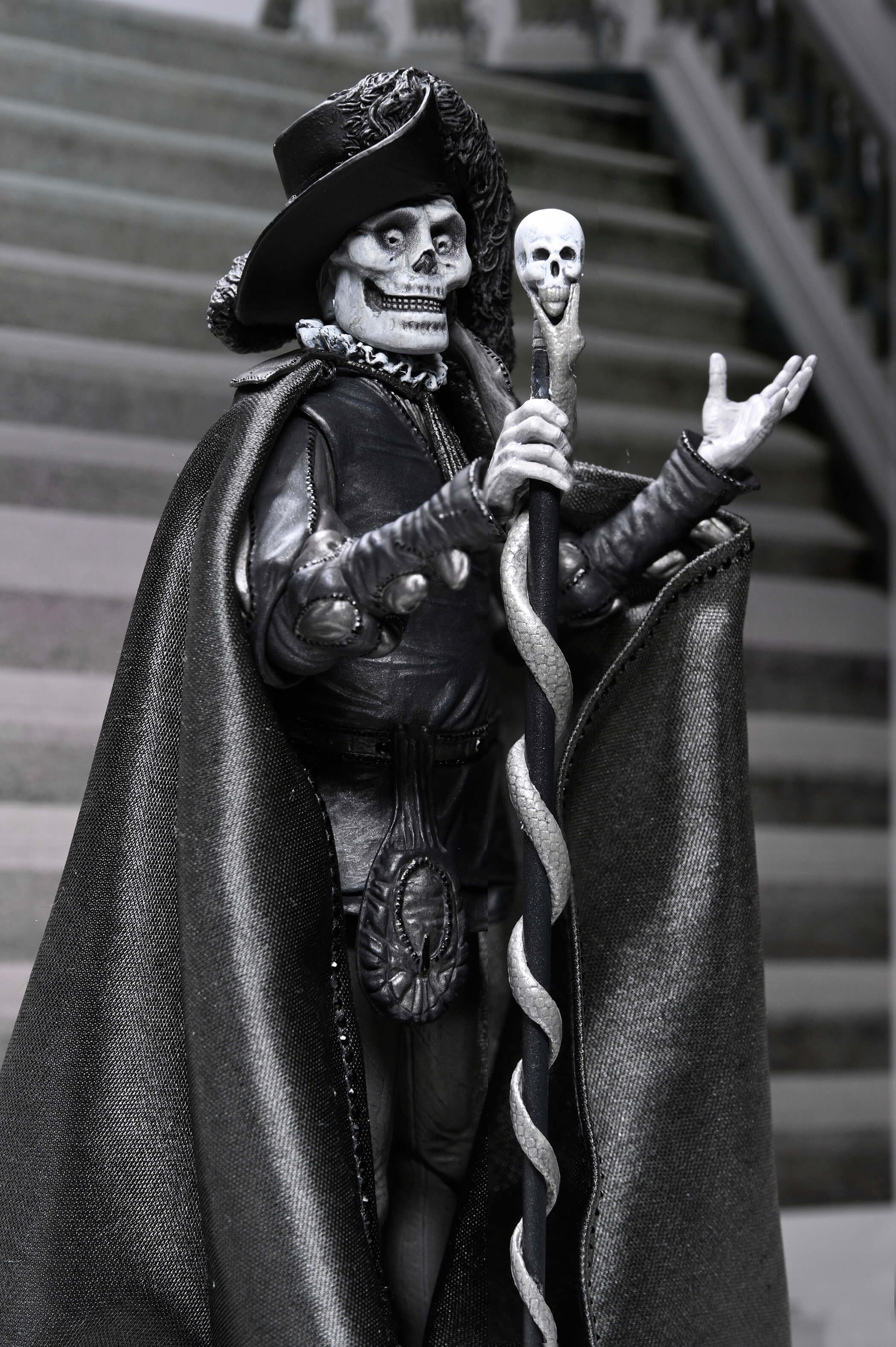 The Phantom of the Opera Ultimate "Masque of the Red Death" (Black & White) Action Figure Gallery Image 5