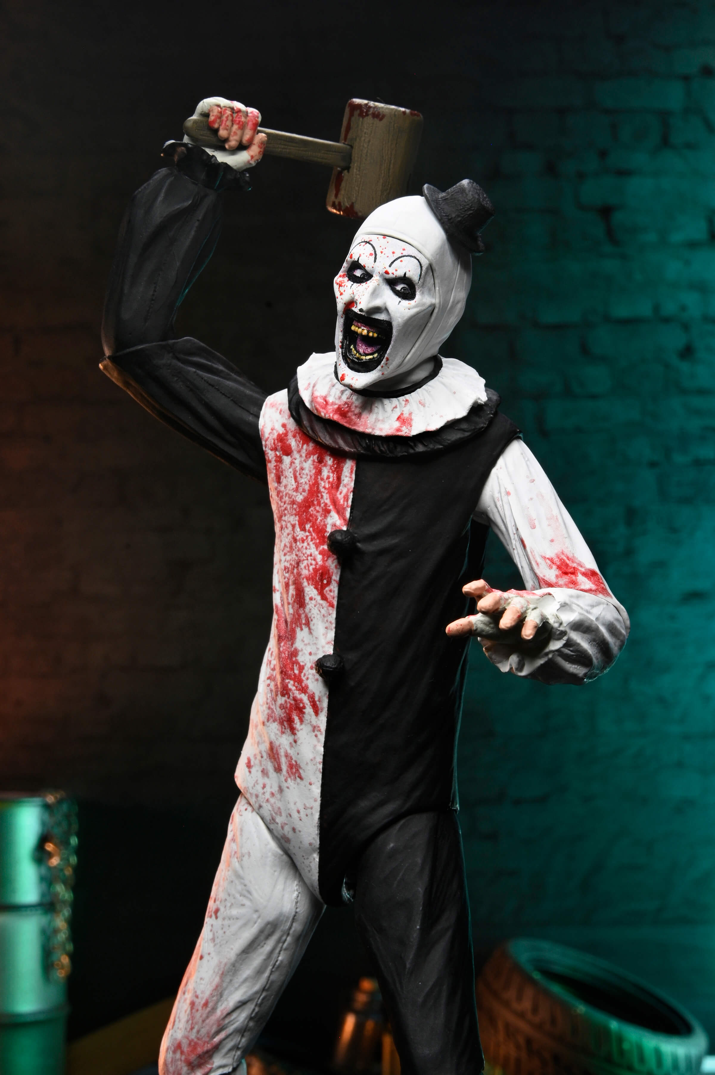 Terrifier 2 Ultimate Art the Clown (Blood Splattered) Action Figure