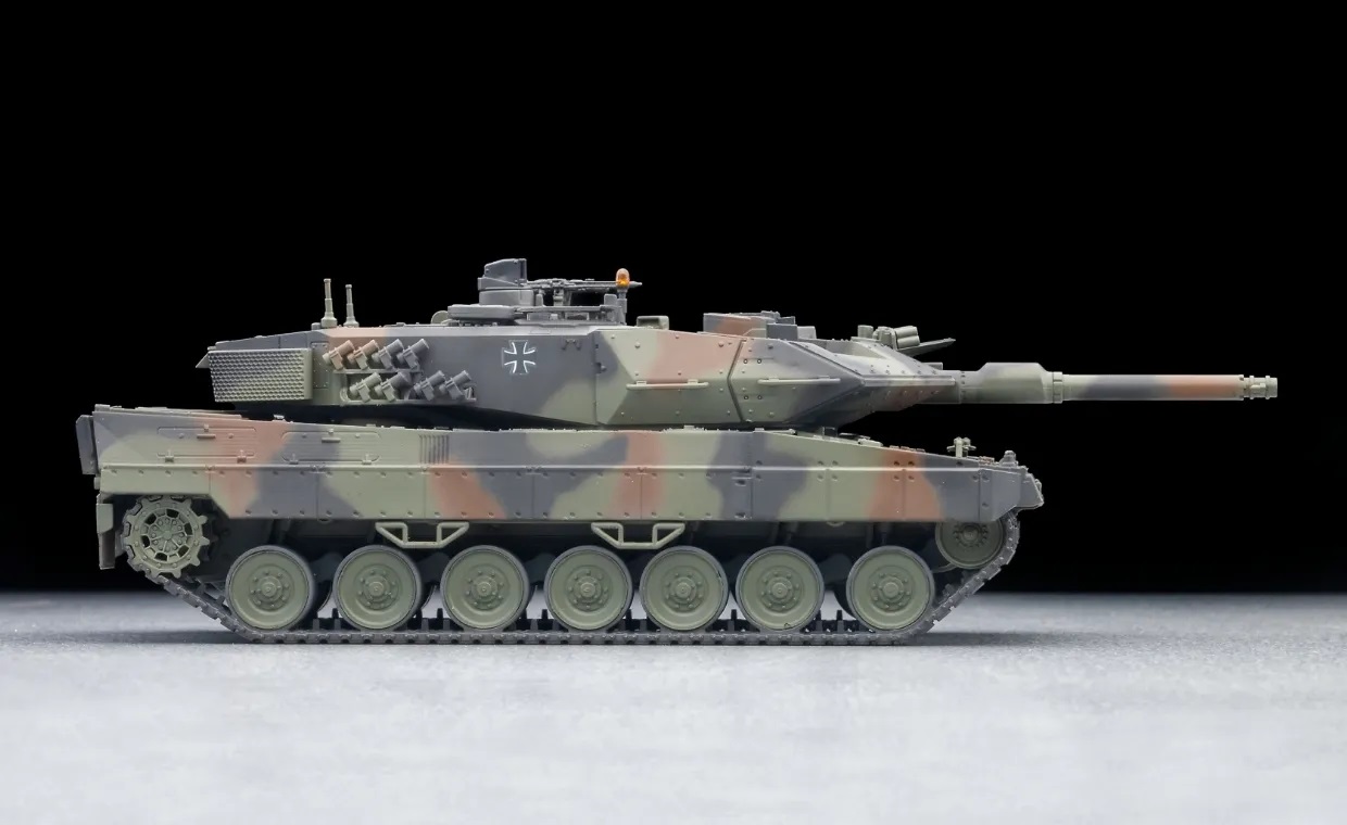 AS005 Leopard 2A5 1/64 Scale Model Gallery Image 6