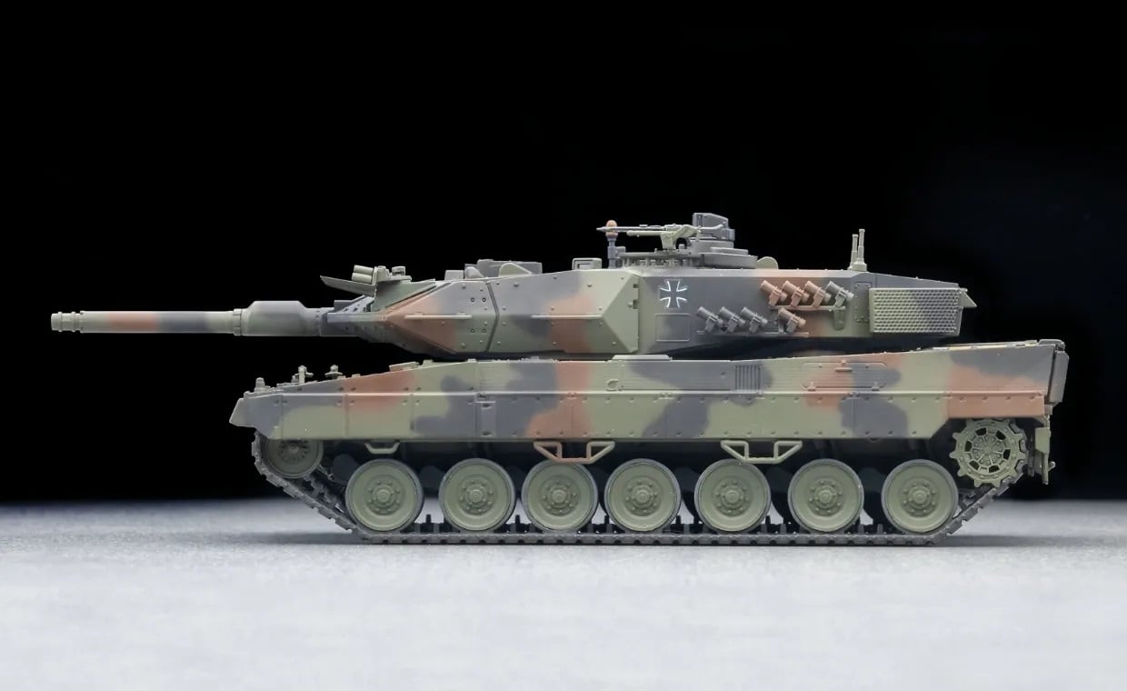 AS005 Leopard 2A5 1/64 Scale Model Gallery Image 5