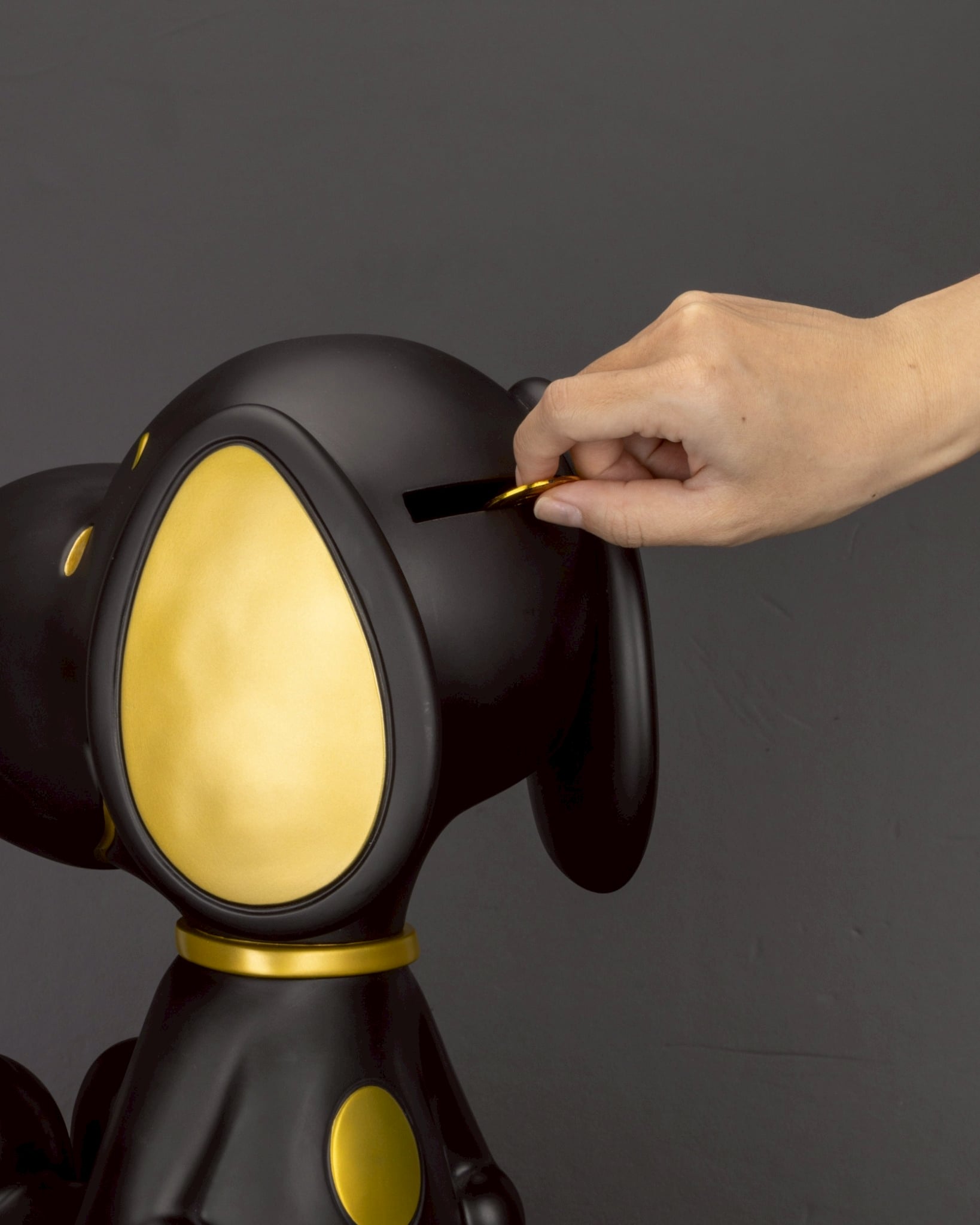 Peanuts VPB-018SP Snoopy (Black & Gold Version) Vinyl Piggy Bank