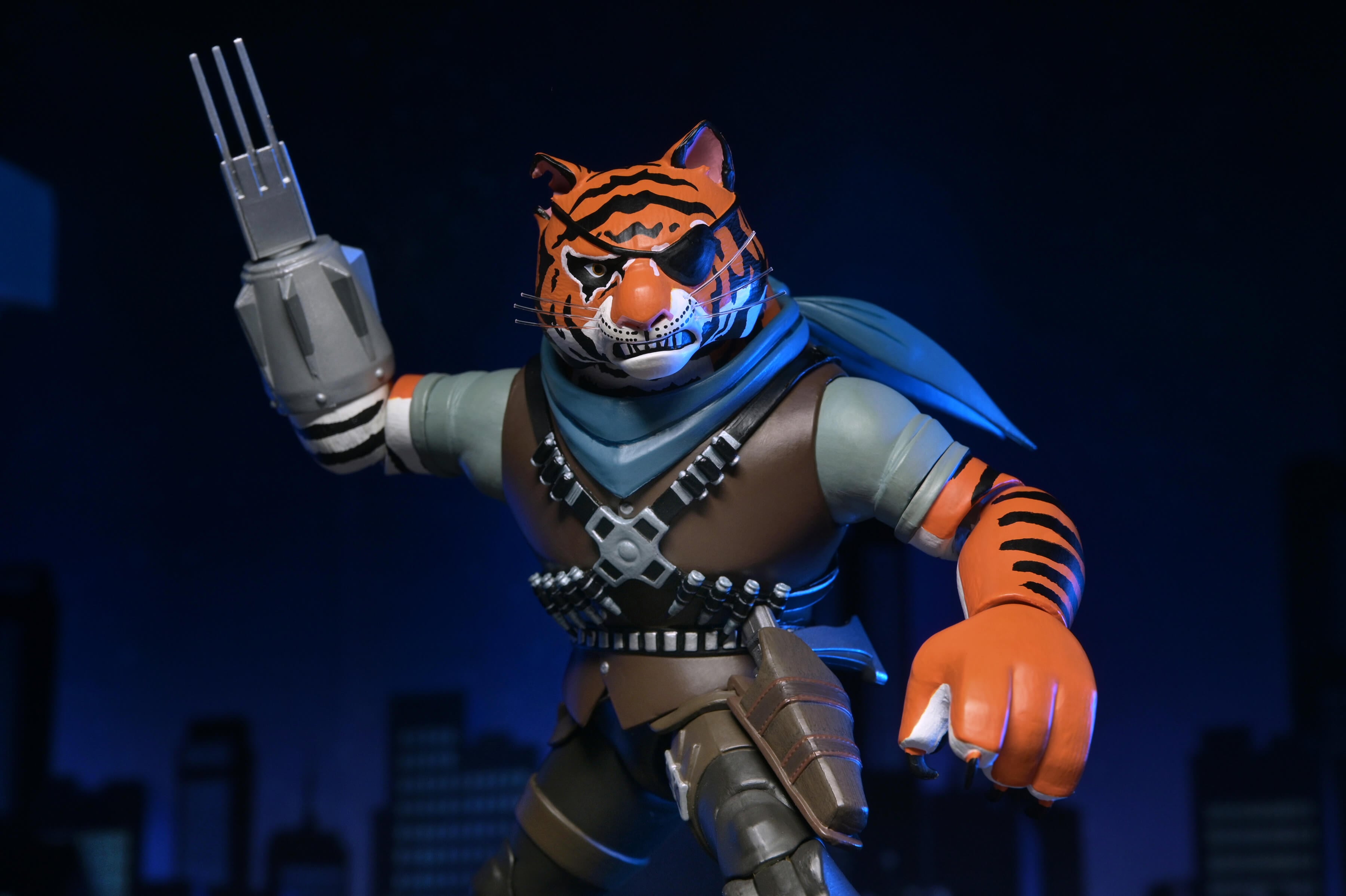 Teenage Mutant Ninja Turtles (2012) Ultimate Tiger Claw Action Figure