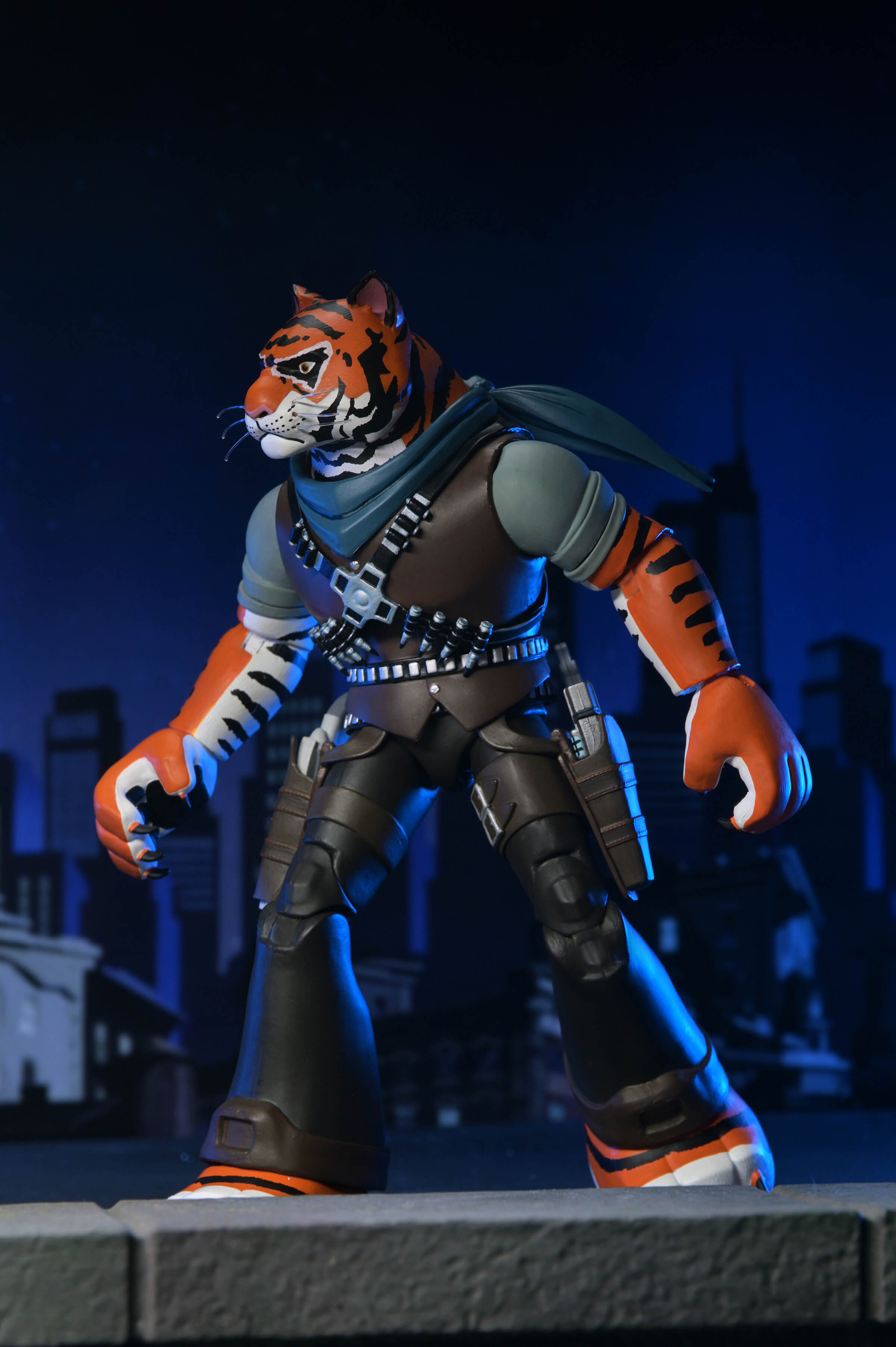 Teenage Mutant Ninja Turtles (2012) Ultimate Tiger Claw Action Figure Gallery Image 6