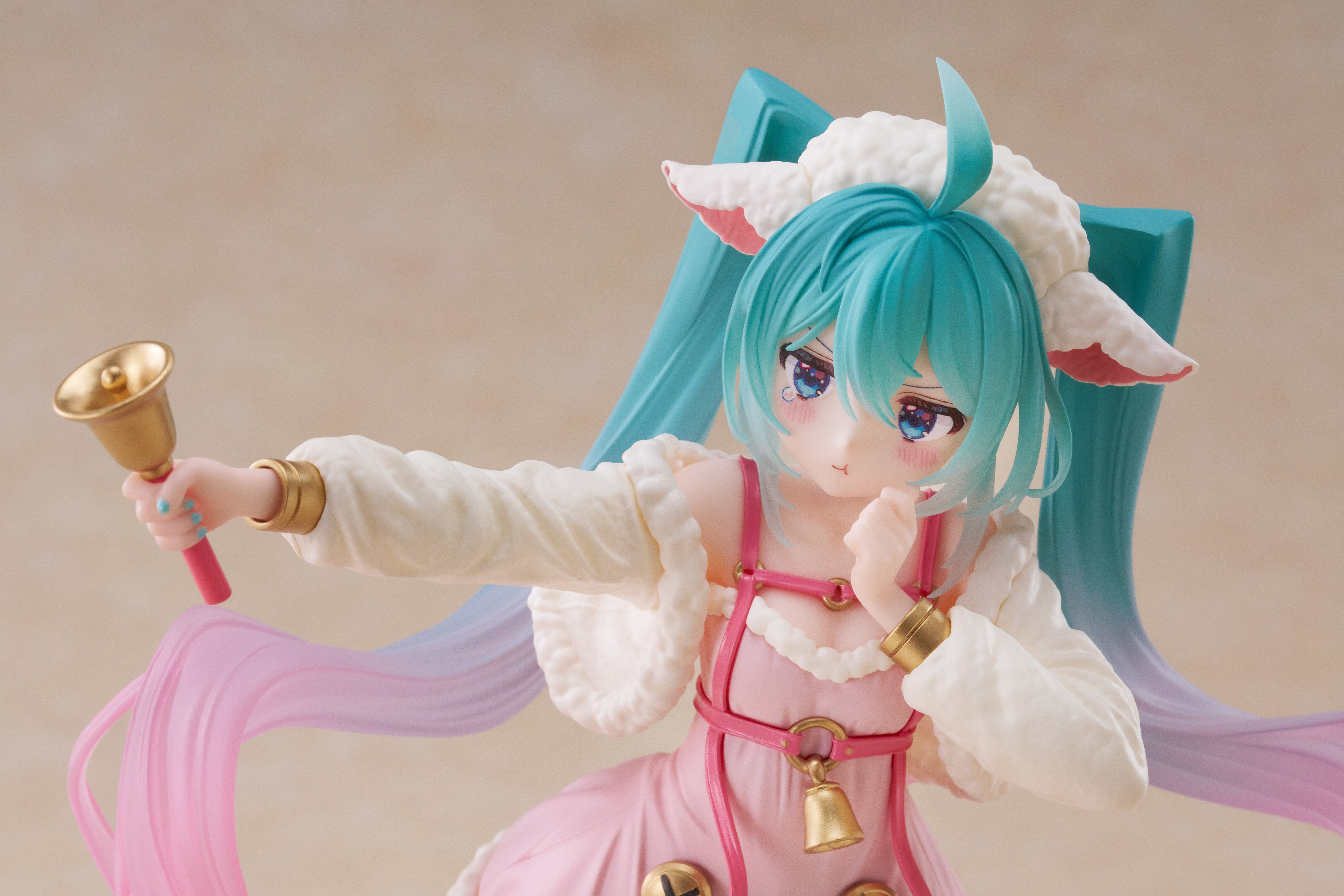 Vocaloid Hatsune Miku (Seven Little Goats) Wonderland Figure