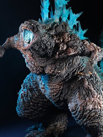 Godzilla Minus One (2023) Alpha Kaiju Series Godzilla (Lethal Heat Ray Glow in the Dark Ver.) Limited Edition Statue Gallery Image 2