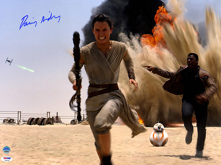 Daisy Riddle Running Daisy Ridley Signed Rey Running With Finn 16x20 Photo