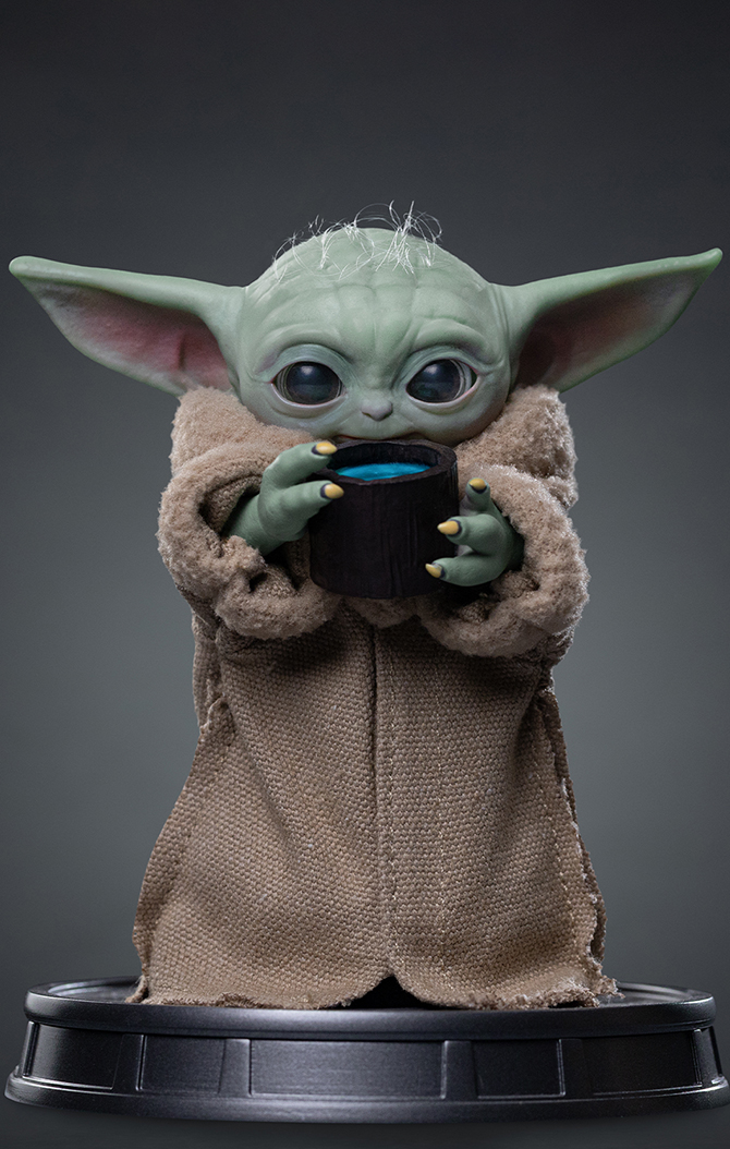 Star Wars: The Mandalorian & Grogu Legacy Replica Grogu Always Hungry 1/4 Scale Statue Gallery Image 4